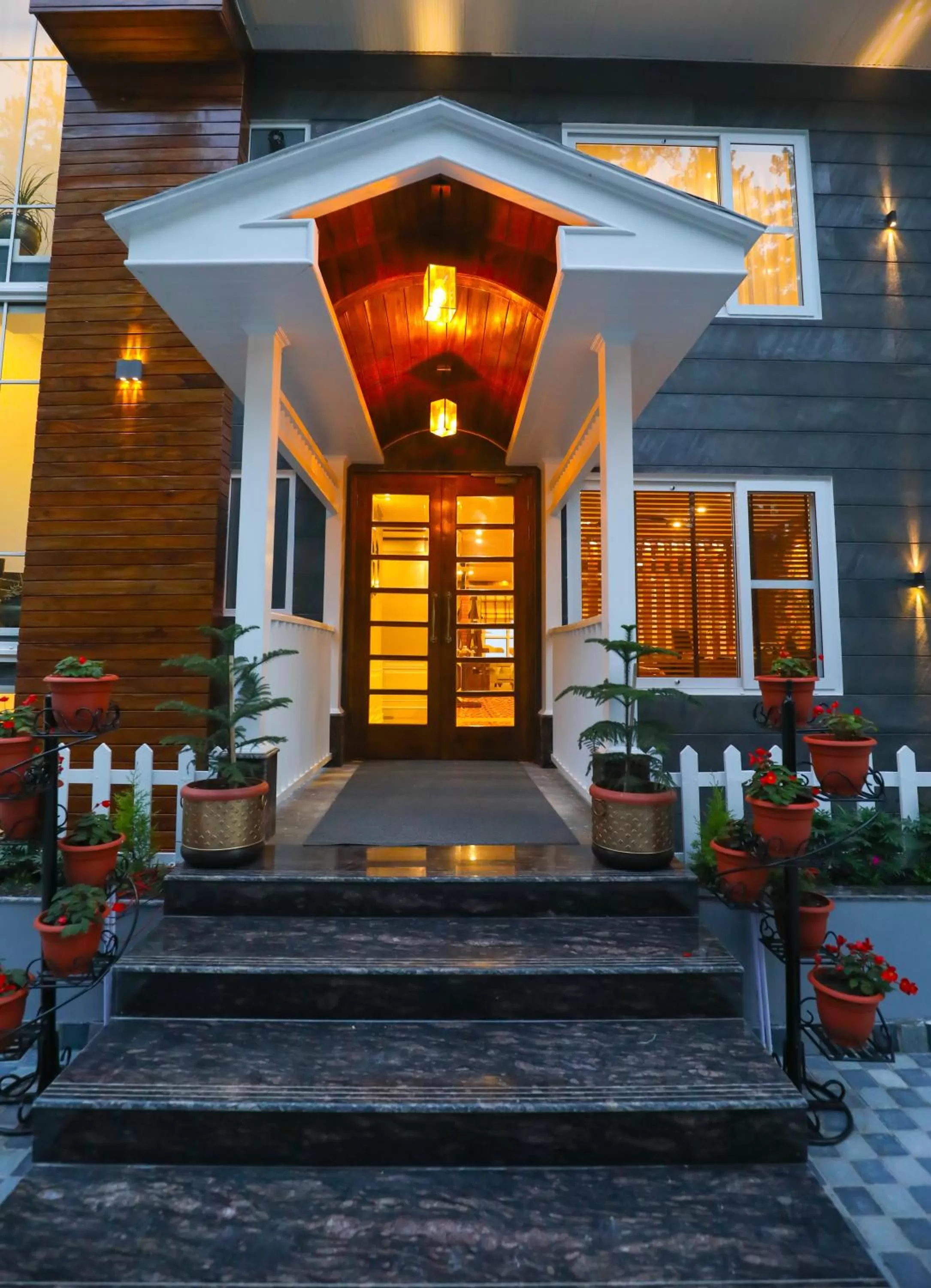 Facade/entrance in The Retreat Mashobra, Shimla