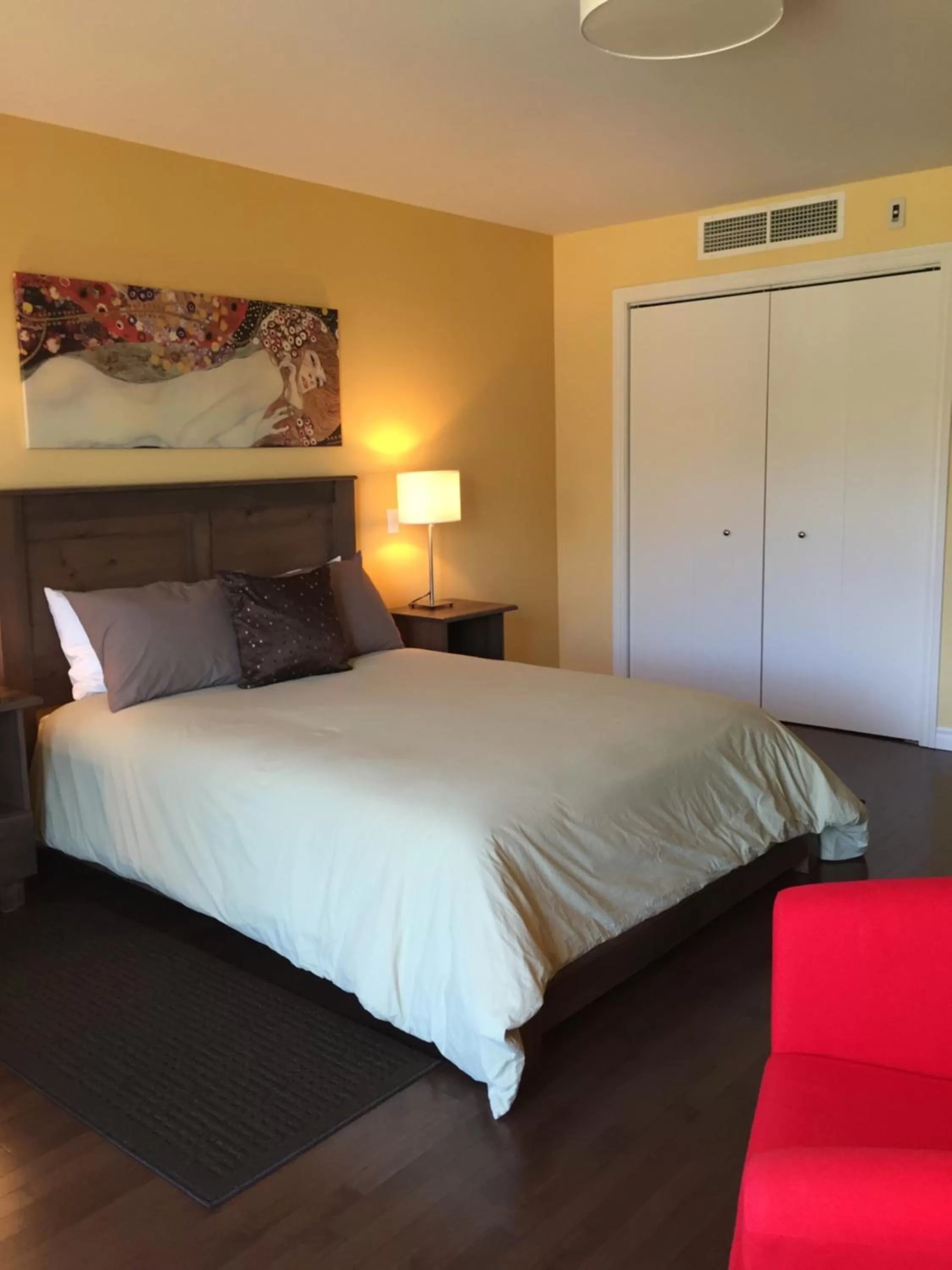 Photo of the whole room, Bed in Gî'Temps couette et café B&B