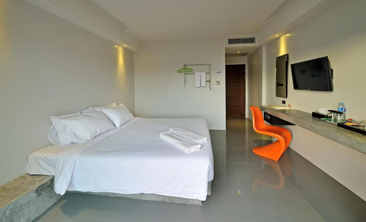 Photo of the whole room, Bed in Riverside Hotel