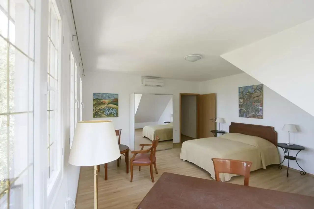 Superior Family Room with Lake View (4 Adults + 2 Children) in Partvilla Balatonboglar Superior Family Room with Lake View (4 Adults + 2 Children) in Partvilla Balatonboglar