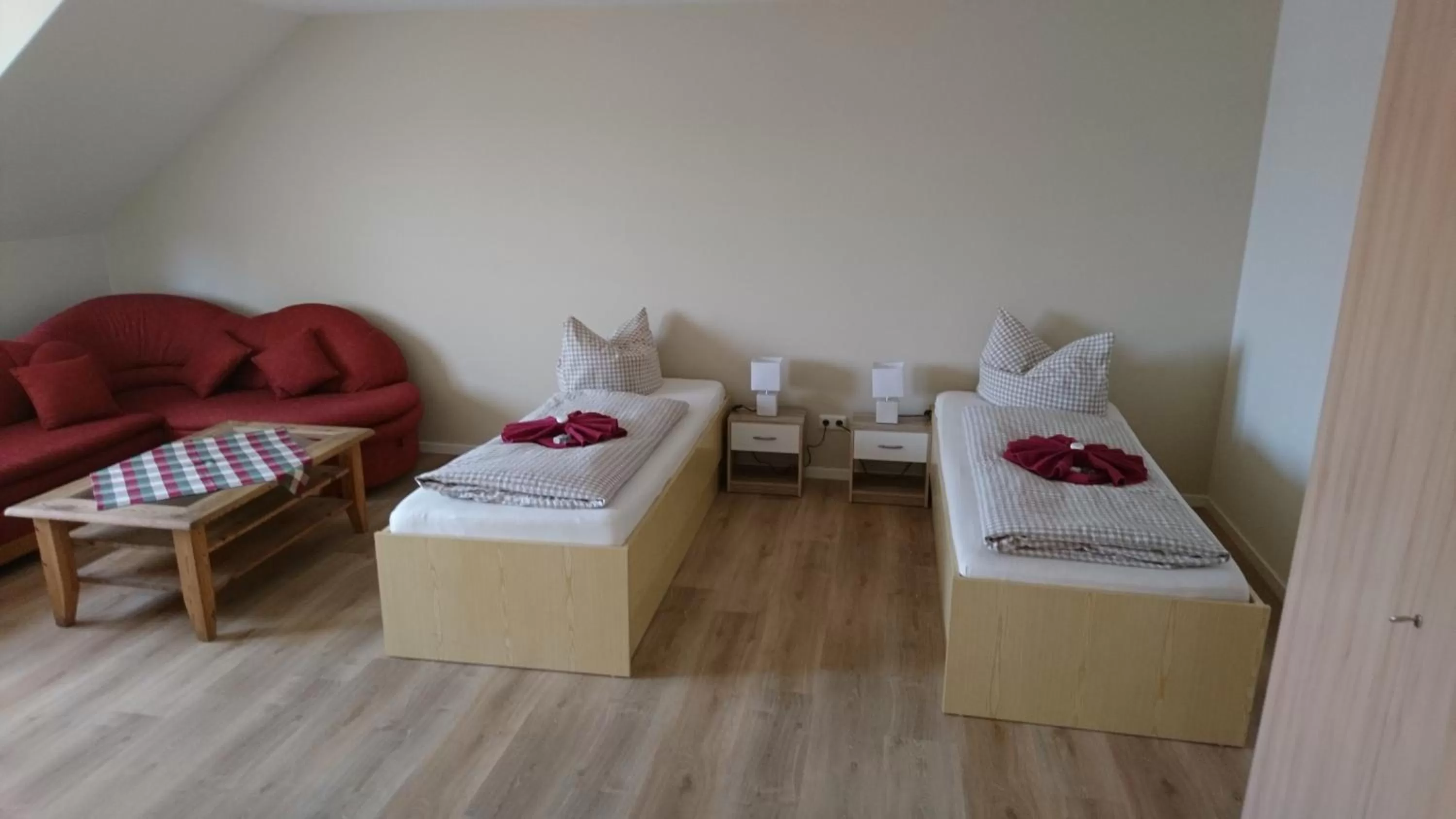 Photo of the whole room, Bed in Gasthaus Zur Hecke