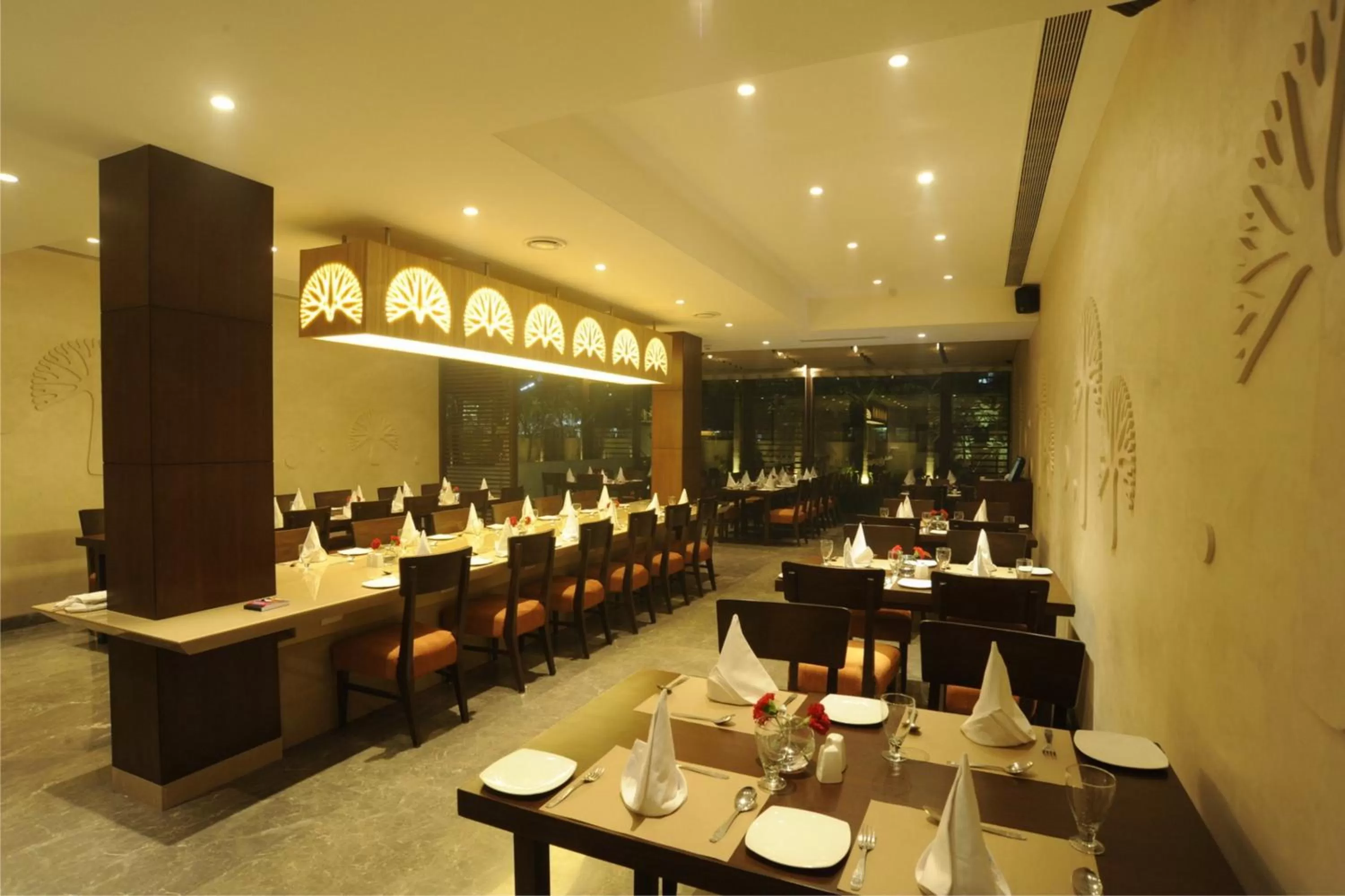 Restaurant/places to eat in Hotel Express Residency Vadodara