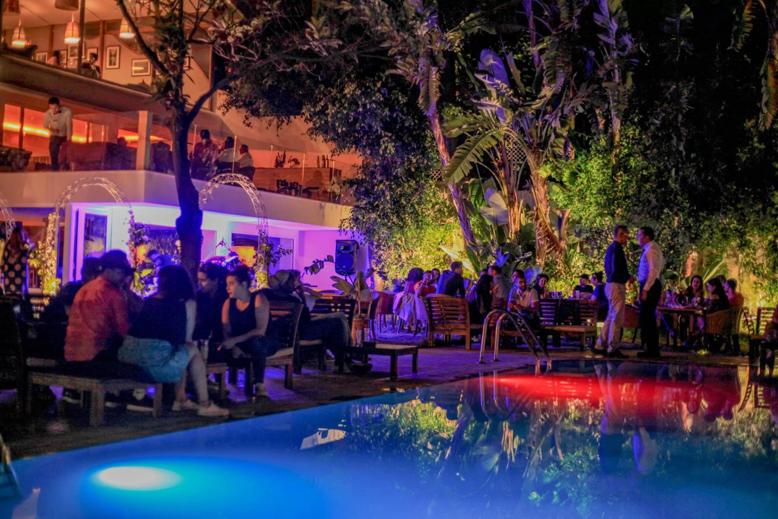 People in Hôtel Rembrandt