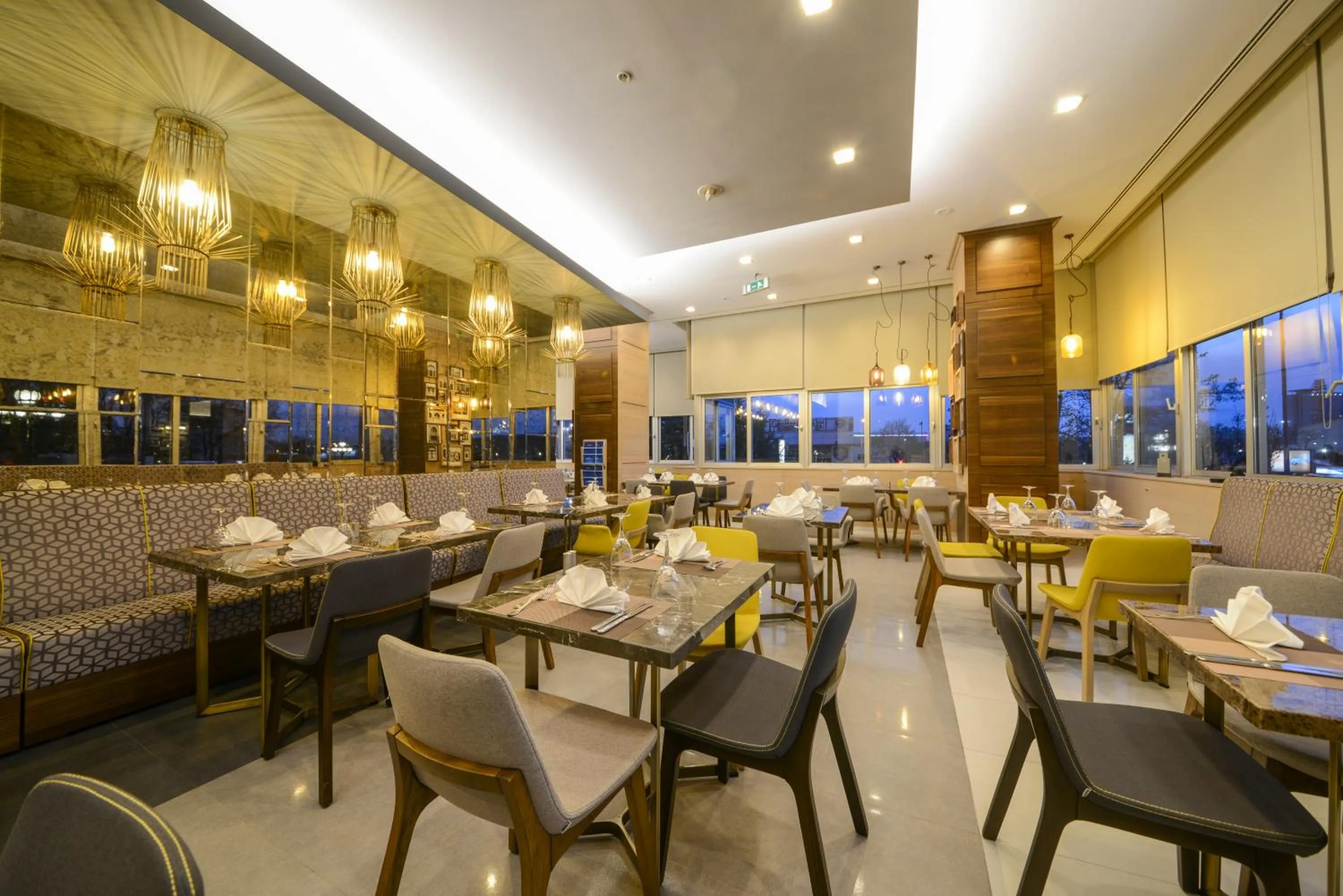 Restaurant/places to eat in Radisson Blu Ankara