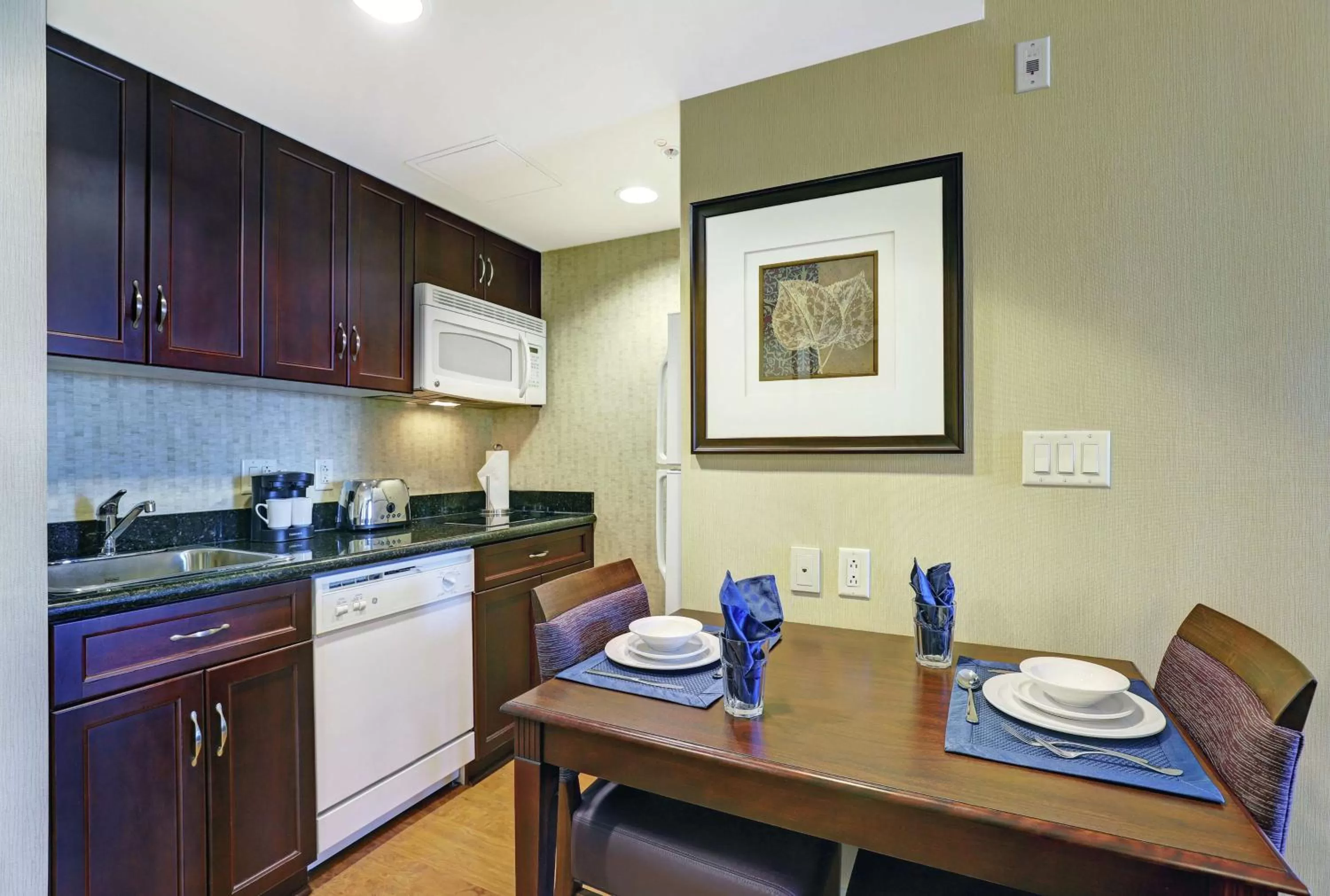 Kitchen or kitchenette in Homewood Suites by Hilton Cambridge-Waterloo, Ontario