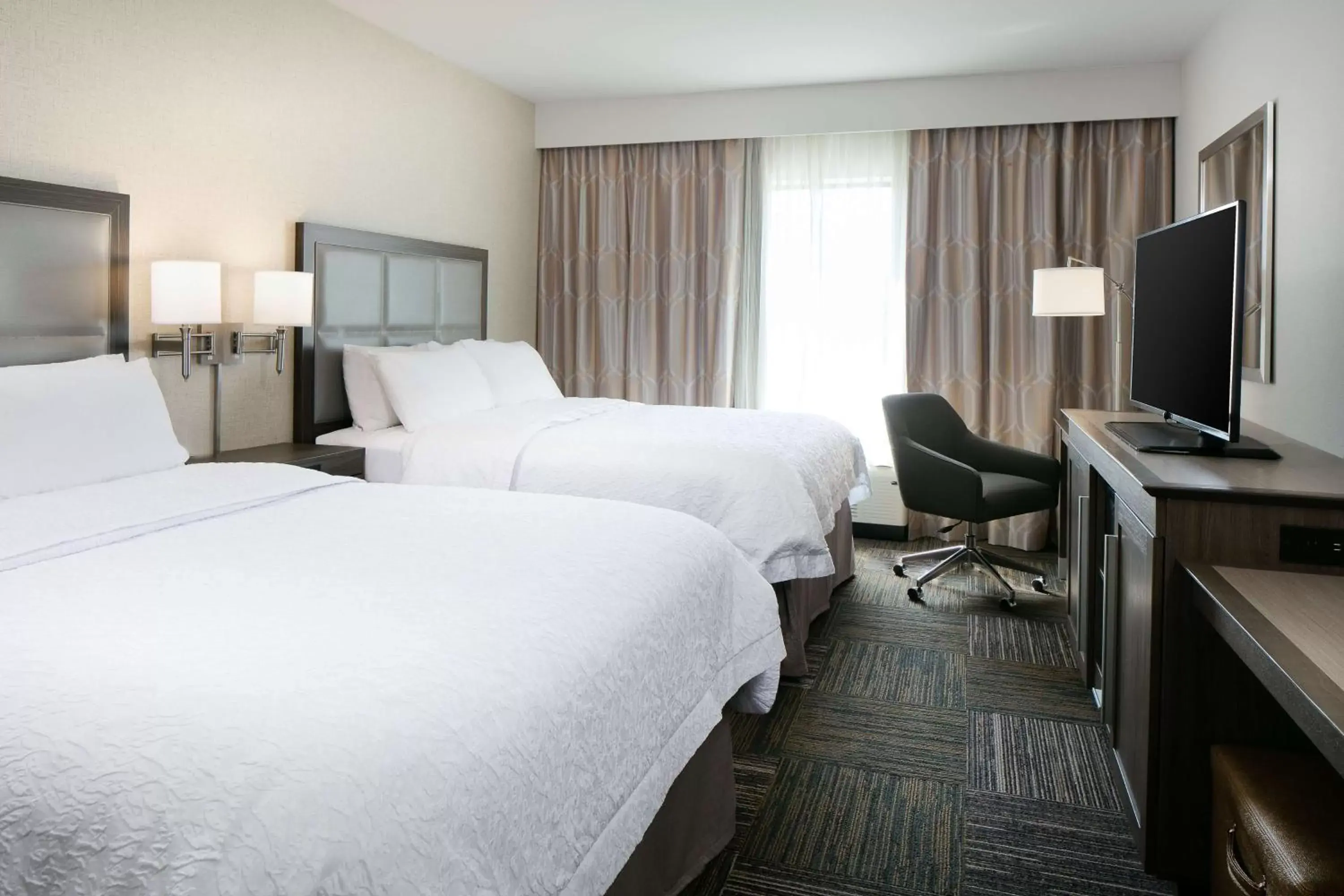 Premium Queen Room with Two Queen Beds - Non-Smoking in Hampton Inn & Suites Mason City, IA Premium Queen Room with Two Queen Beds - Non-Smoking in Hampton Inn & Suites Mason City, IA