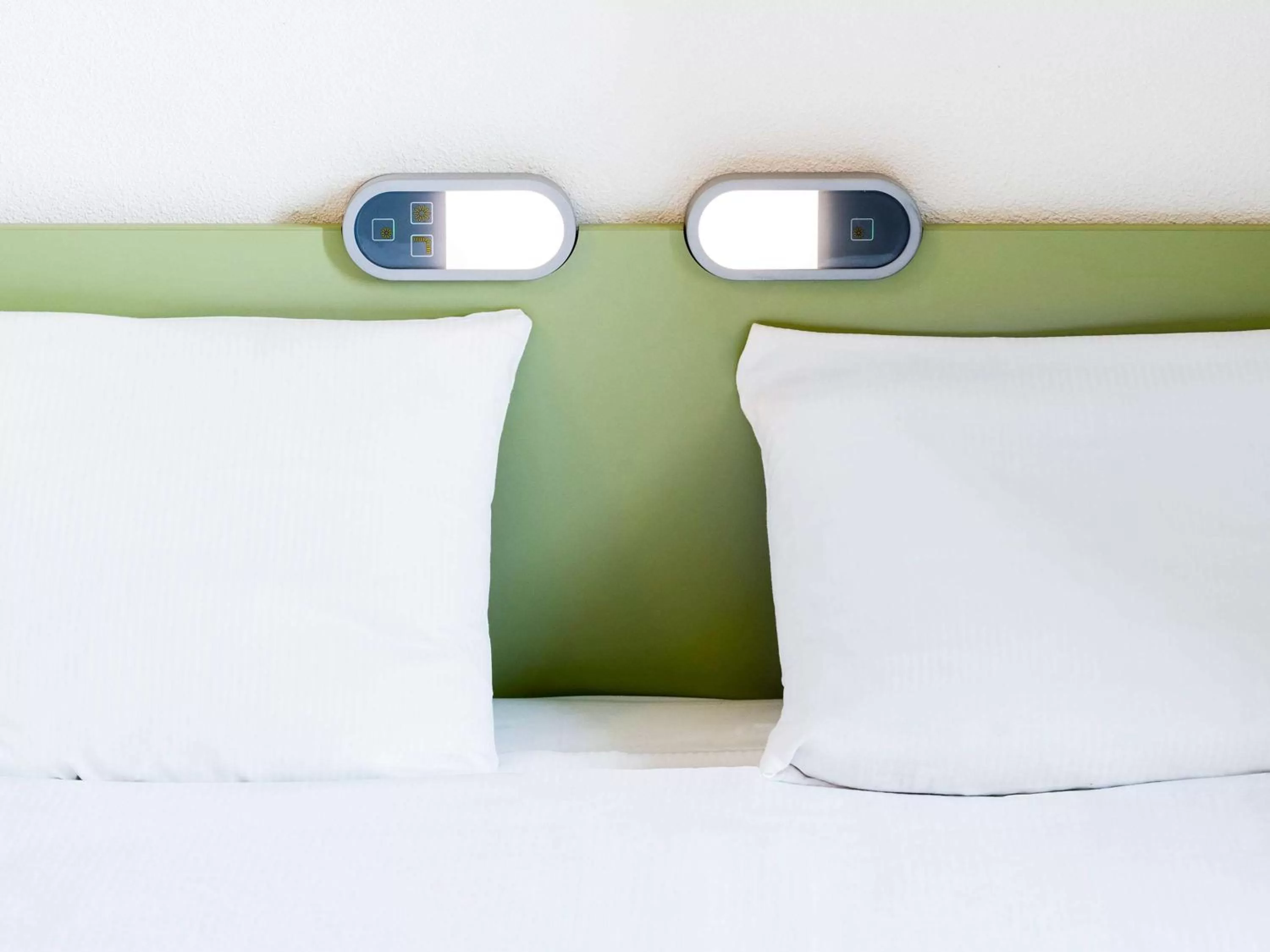 Photo of the whole room, Bed in ibis Budget Luxembourg Sud