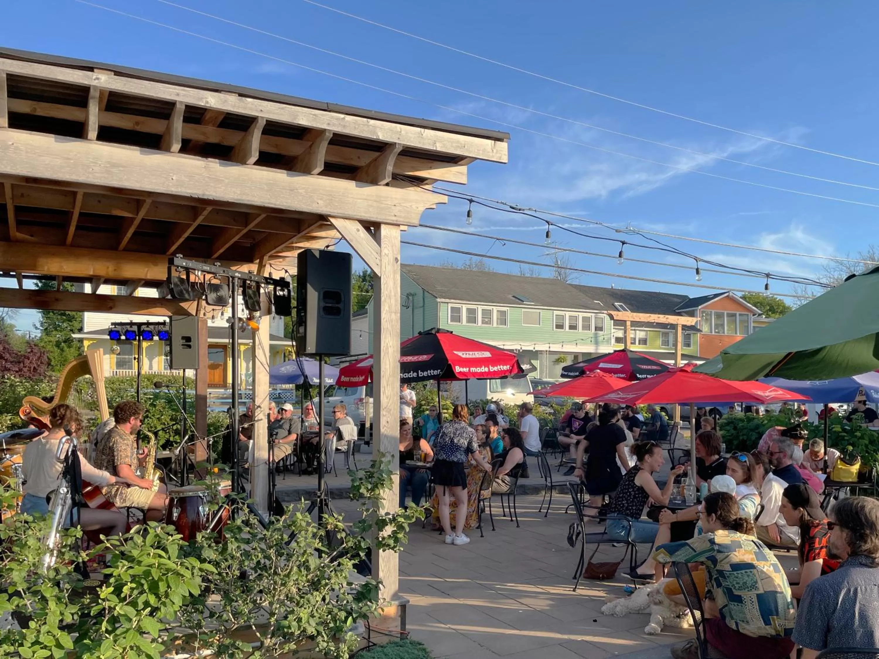 Patio in Hotel Wolfe Island