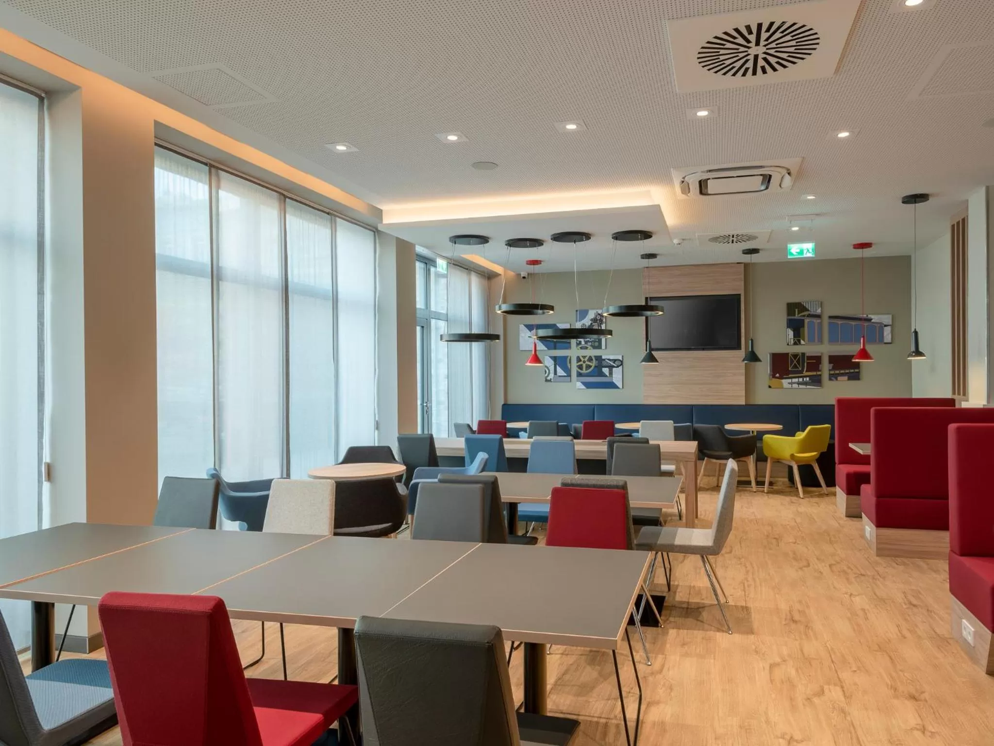 Restaurant/places to eat in Holiday Inn Express - Offenbach by IHG