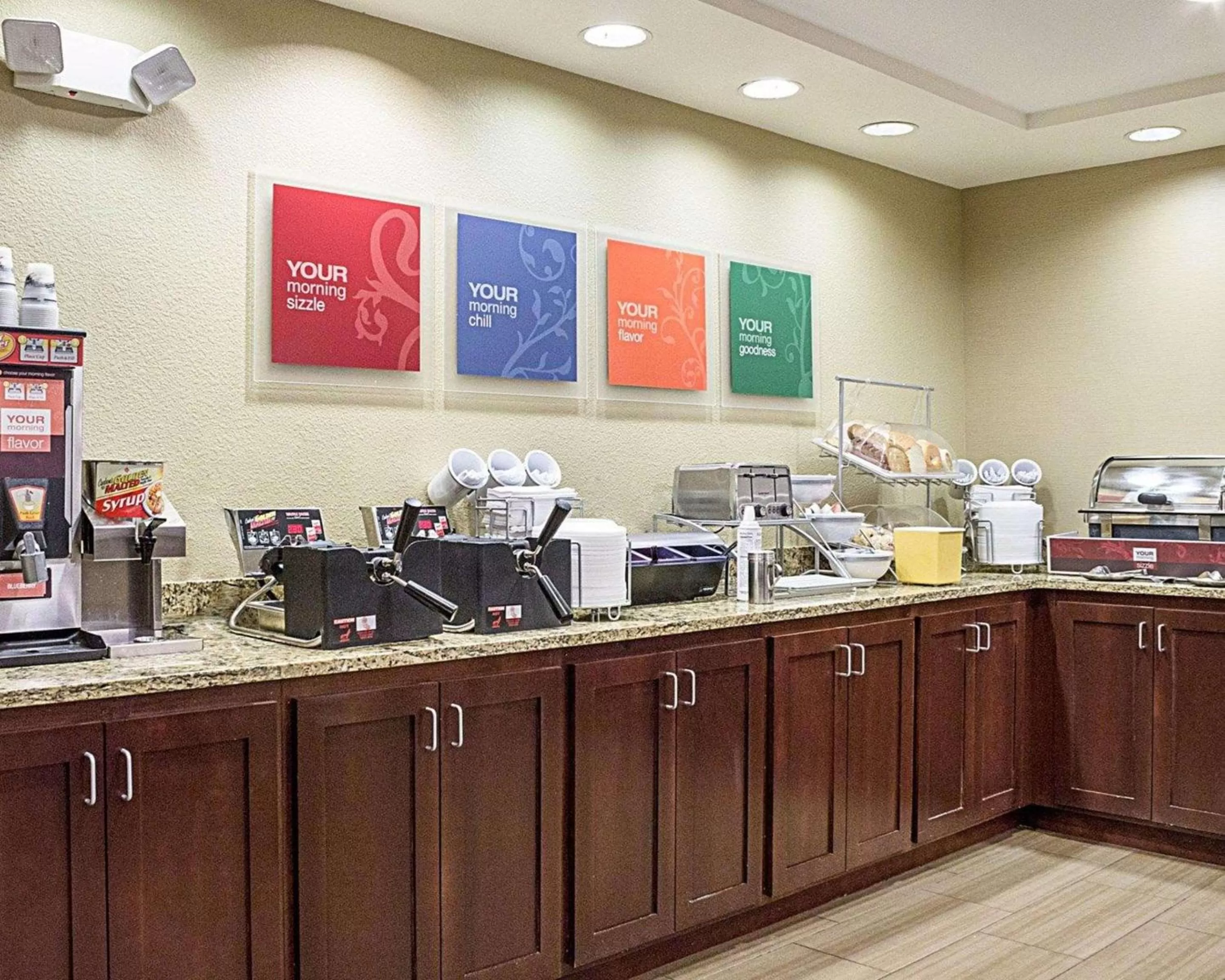 Restaurant/places to eat in Comfort Suites Minot South