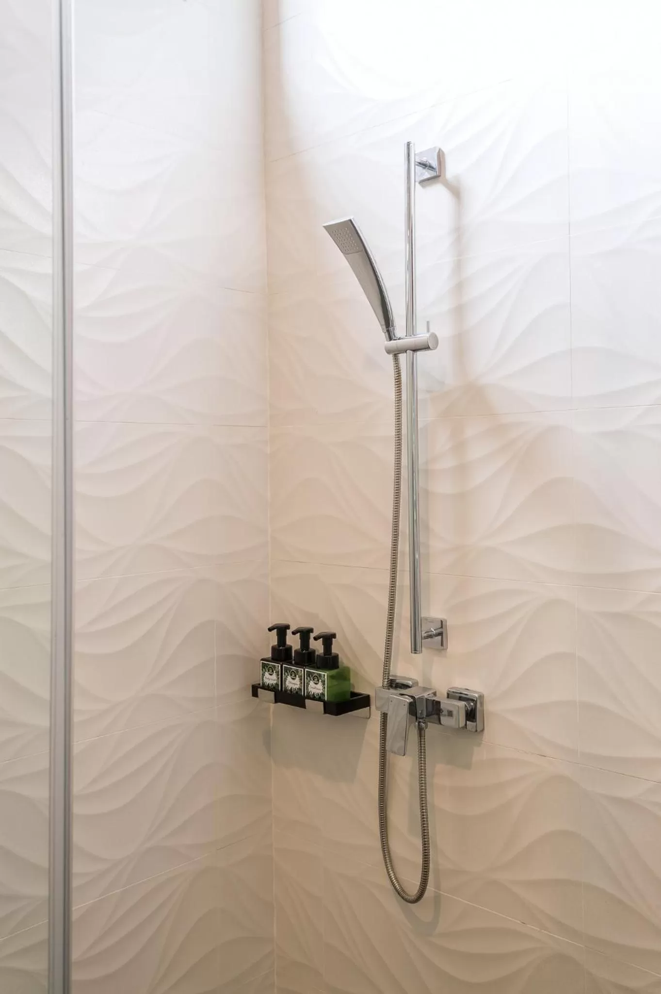 Shower in Loy Chalet