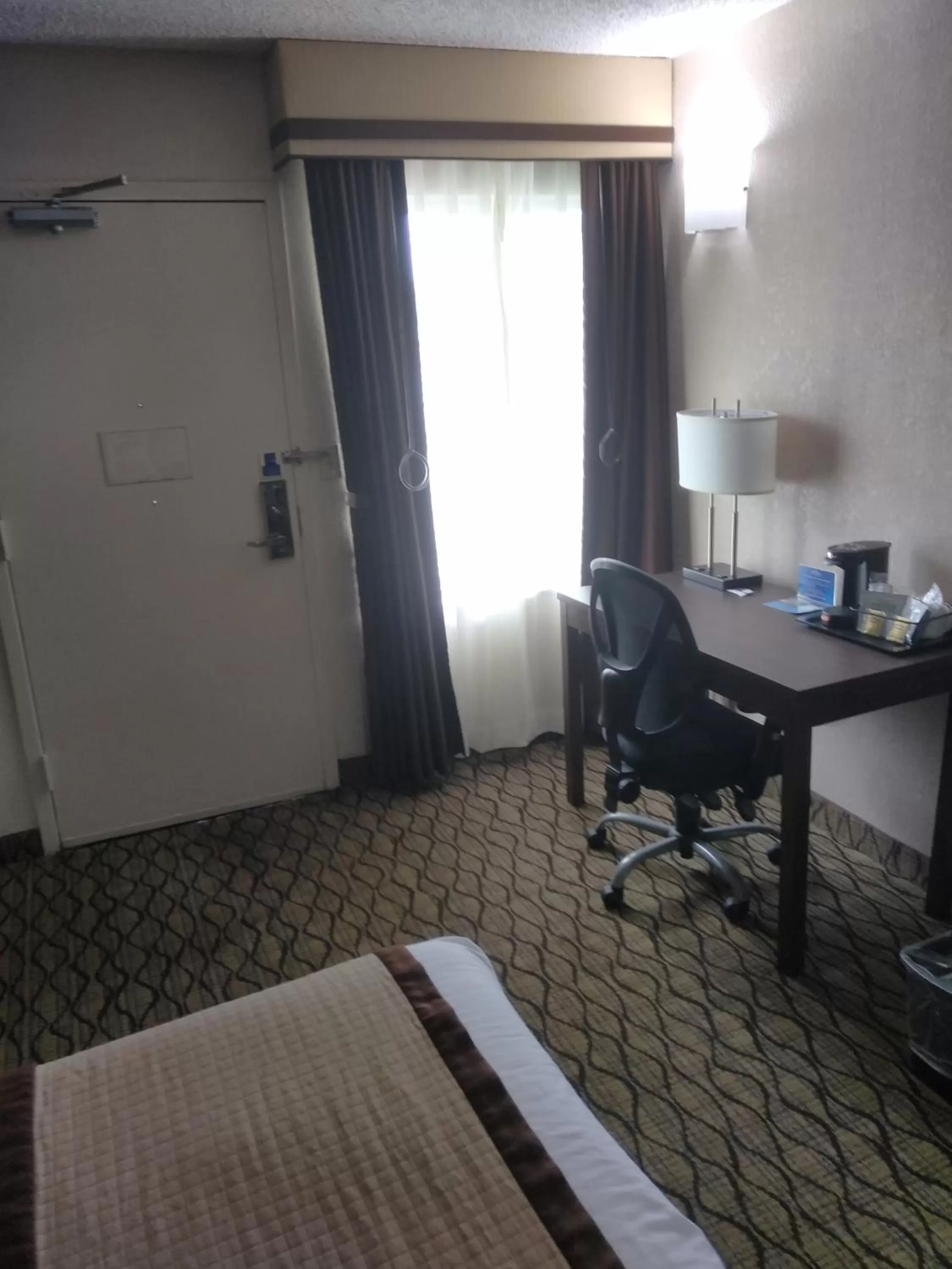 View (from property/room), Bed in Baymont by Wyndham Madison Heights Detroit Area