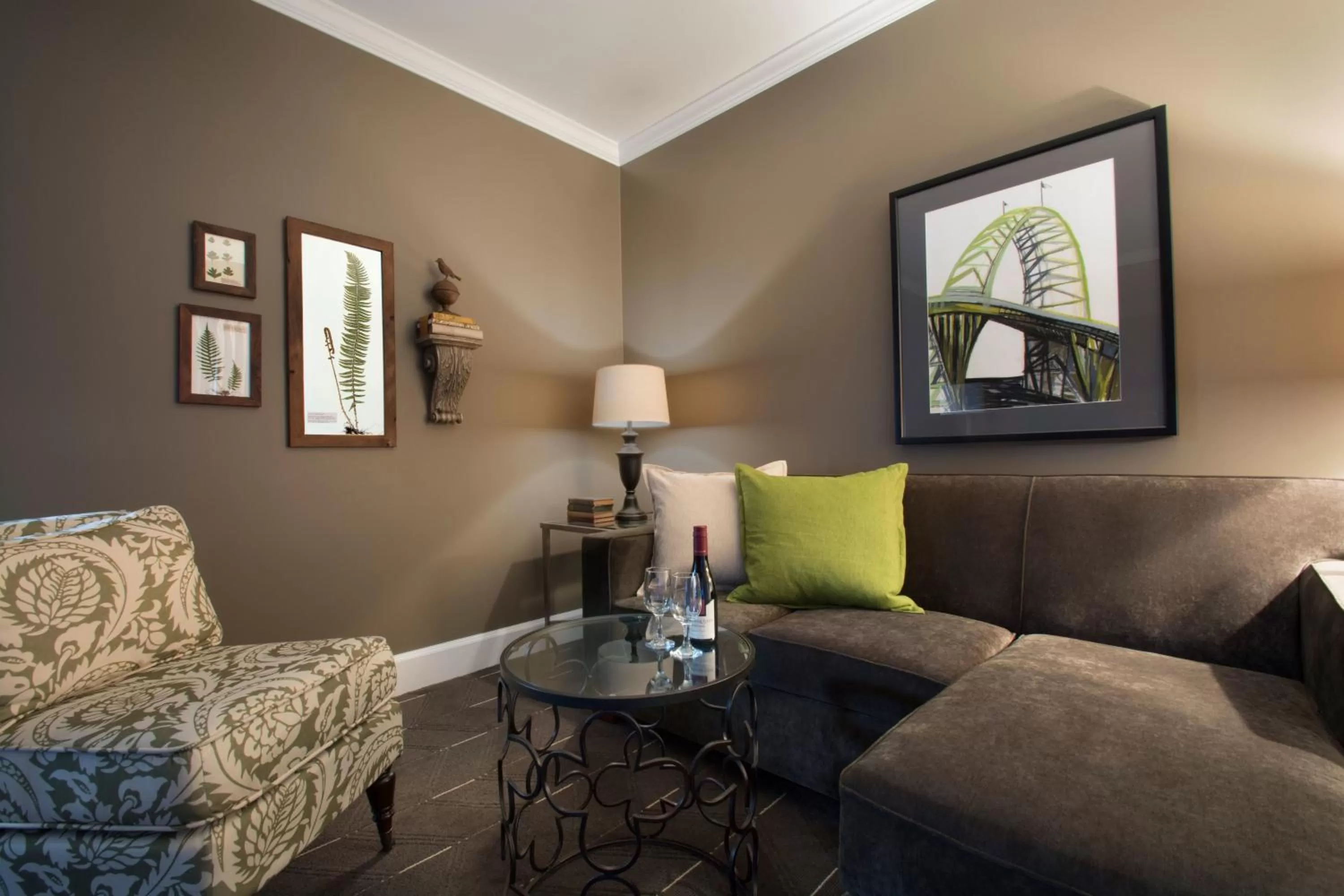 Seating area in Sentinel Hotel