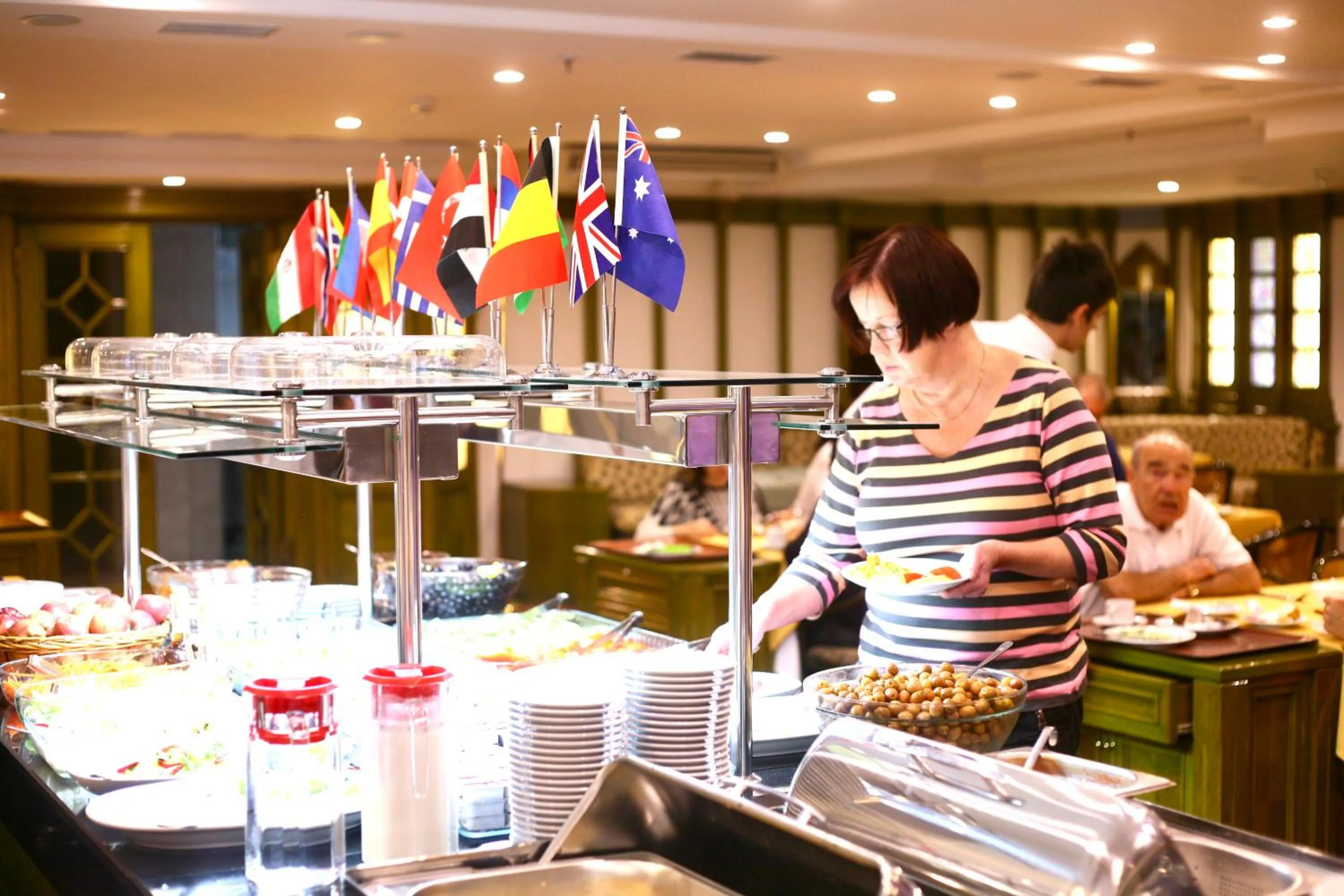 Restaurant/places to eat in Istanbul Royal Hotel