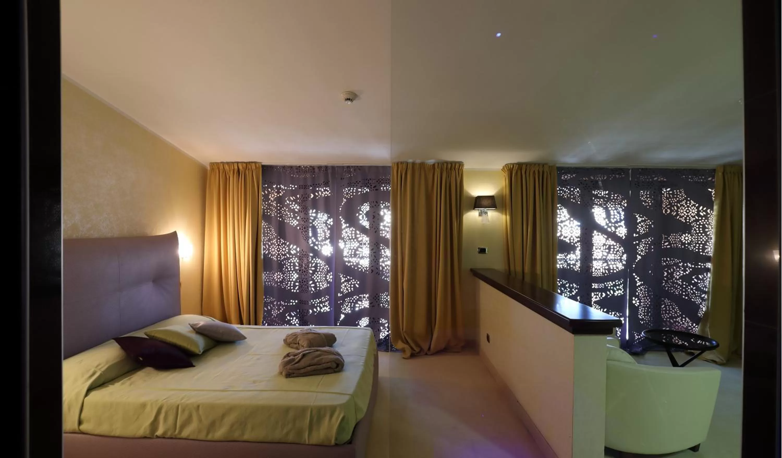 Photo of the whole room, Bed in Grand Hotel Paradiso