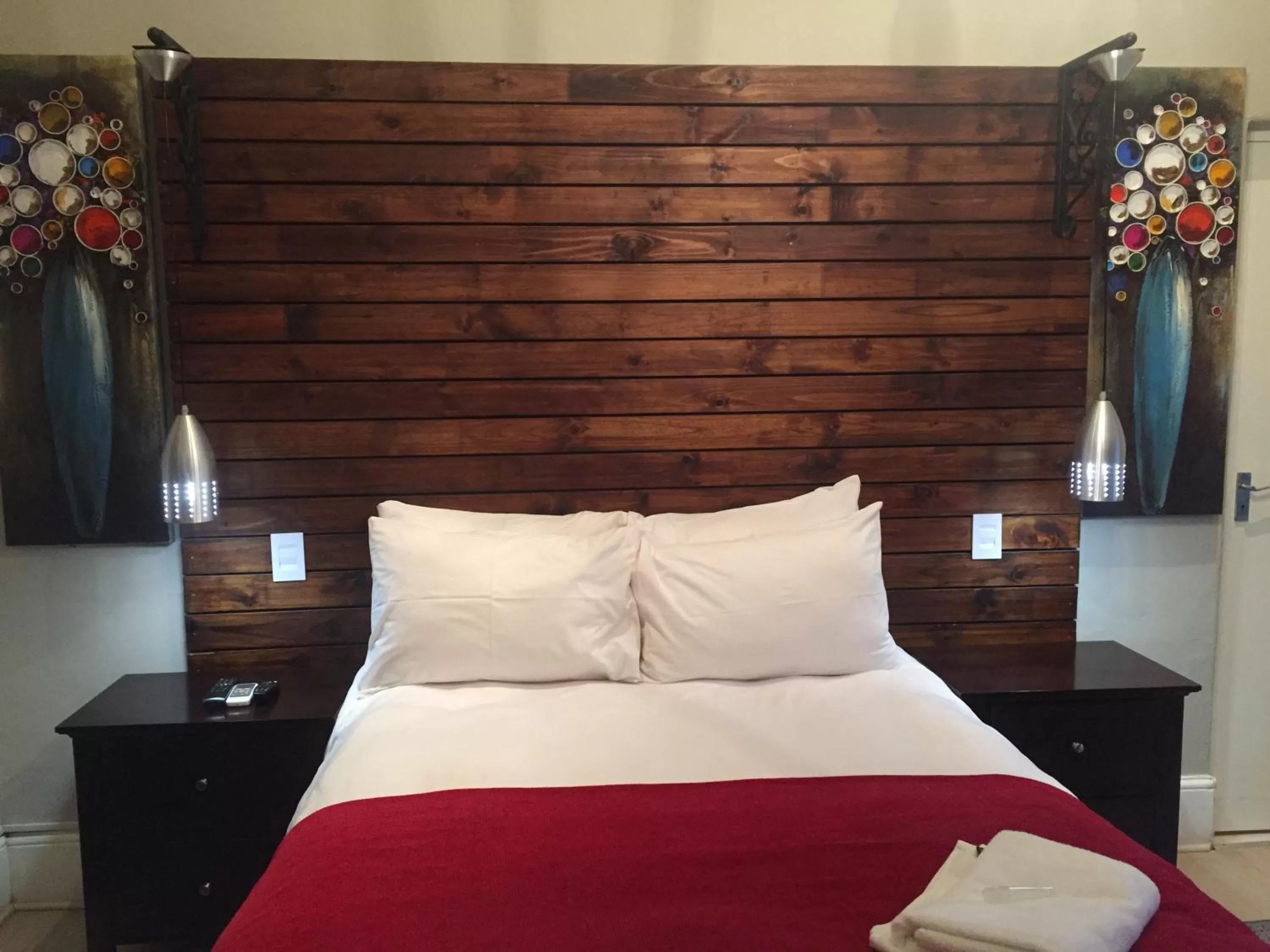 Bedroom, Bed in Tranquil House B&B @ 1 College Ave