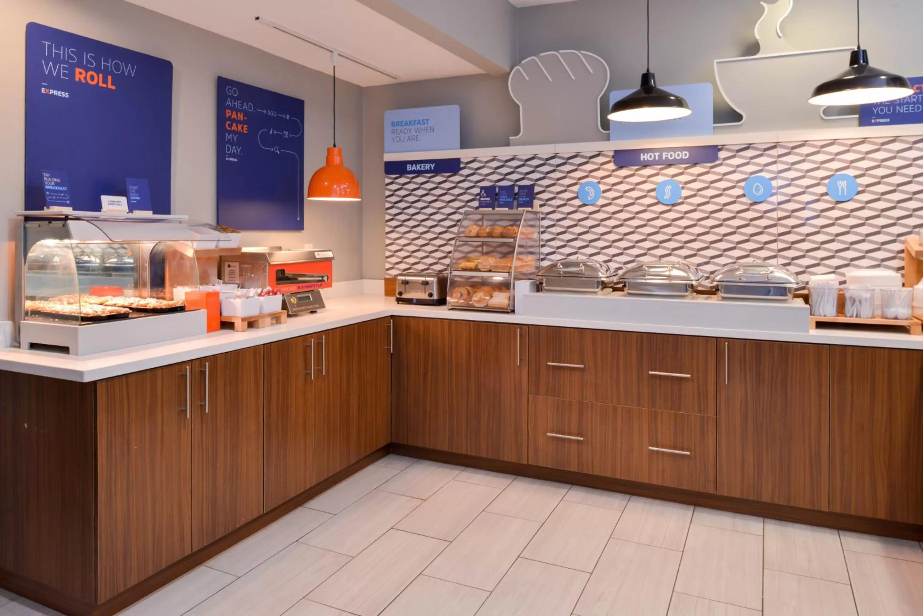 Breakfast in Holiday Inn Express Hotel & Suites Southfield - Detroit by IHG