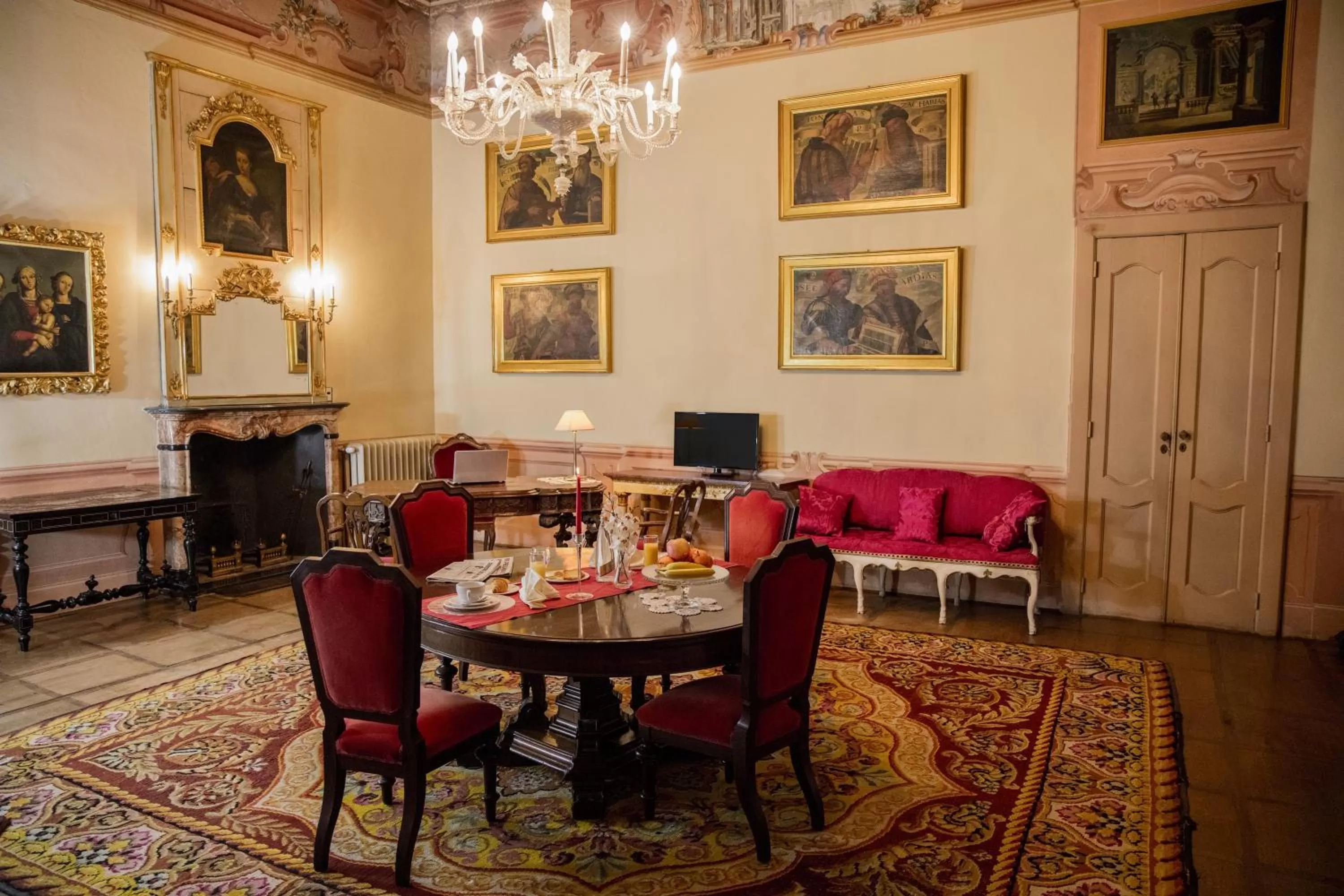 Suite with Mountain View in Villa Cagnola