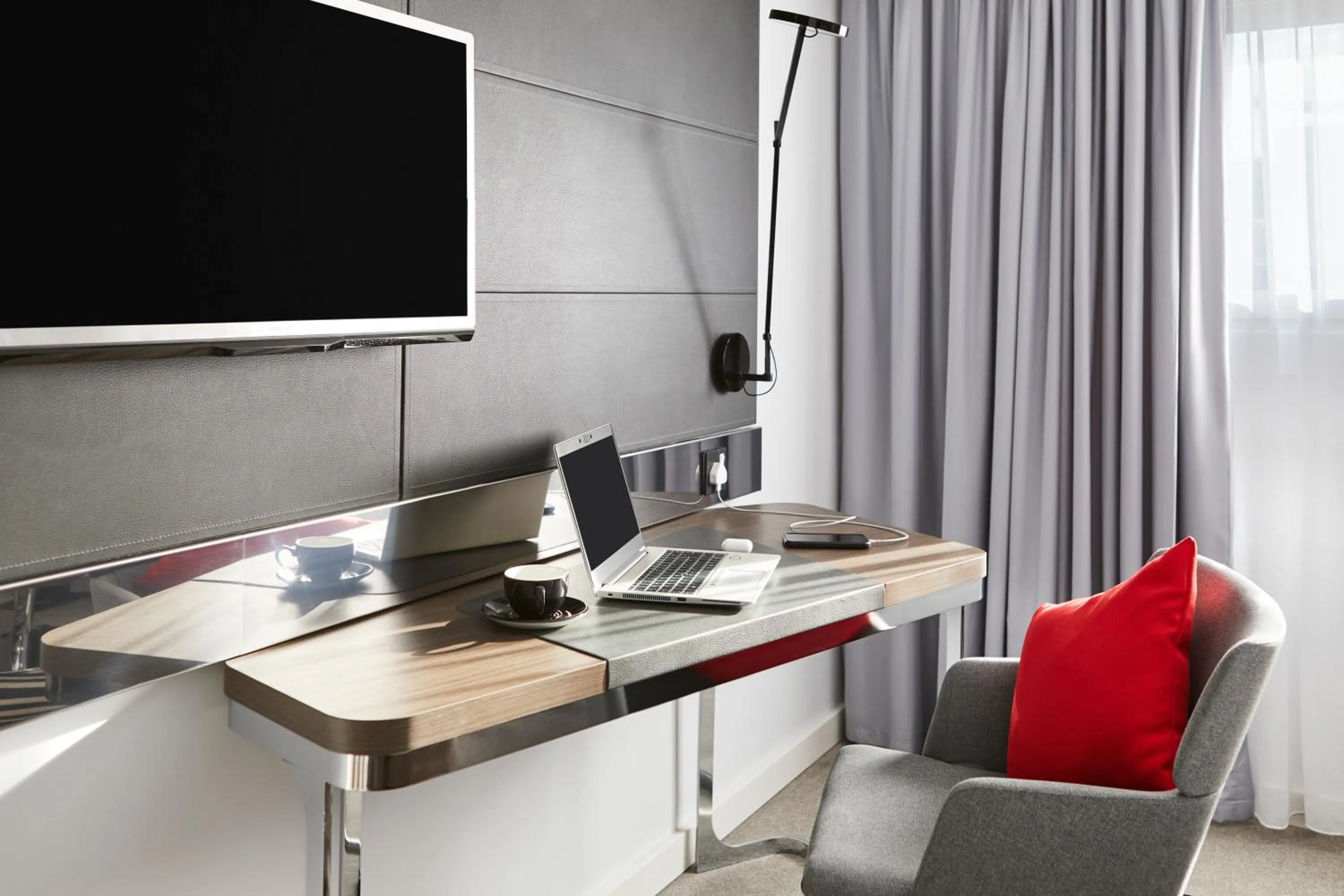 TV and multimedia in Novotel Birmingham Airport Terminal Building - NEC