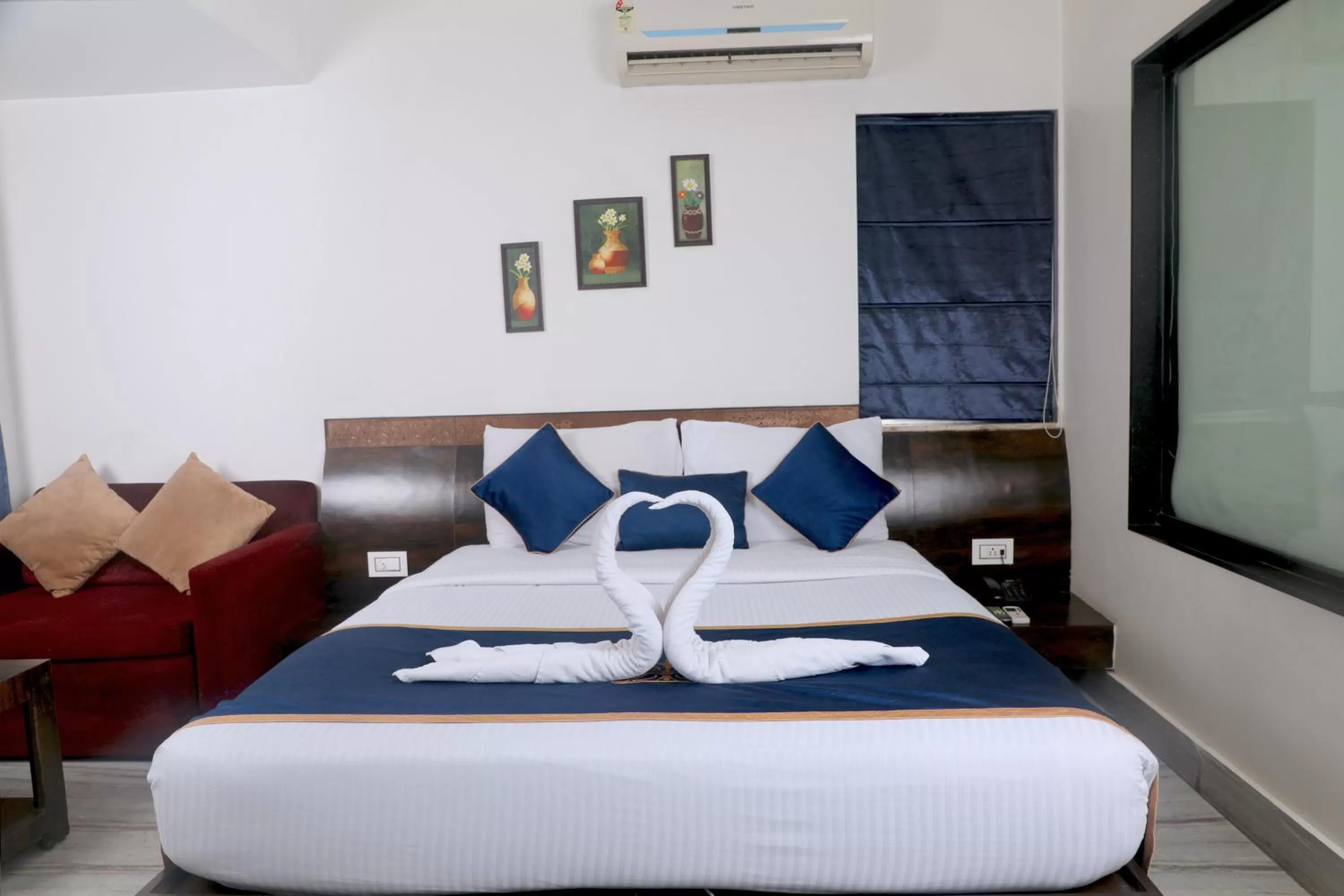 Photo of the whole room, Bed in Hotel Planet Four