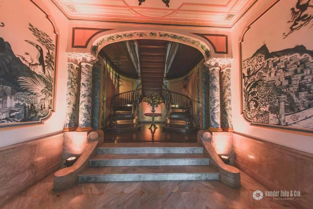 Facade/entrance in Villa Alexandrino