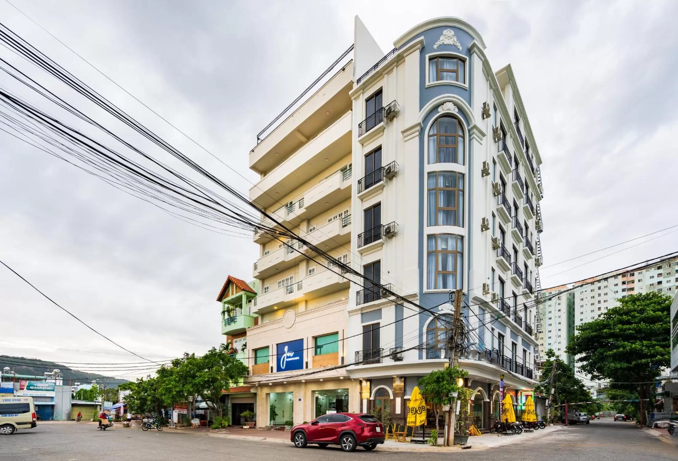 Property Building in Central Hotel by Joi Hospitality