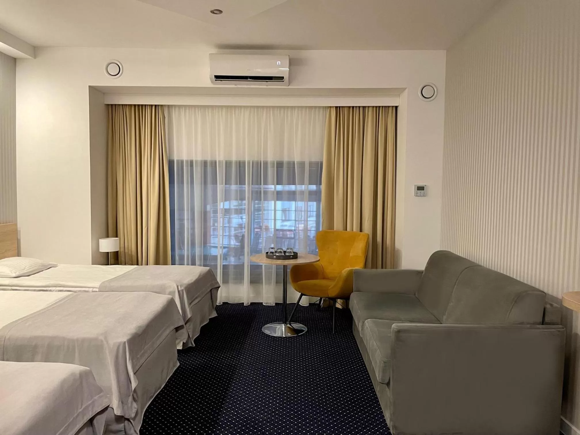 Photo of the whole room, Bed in Arka Medical Spa