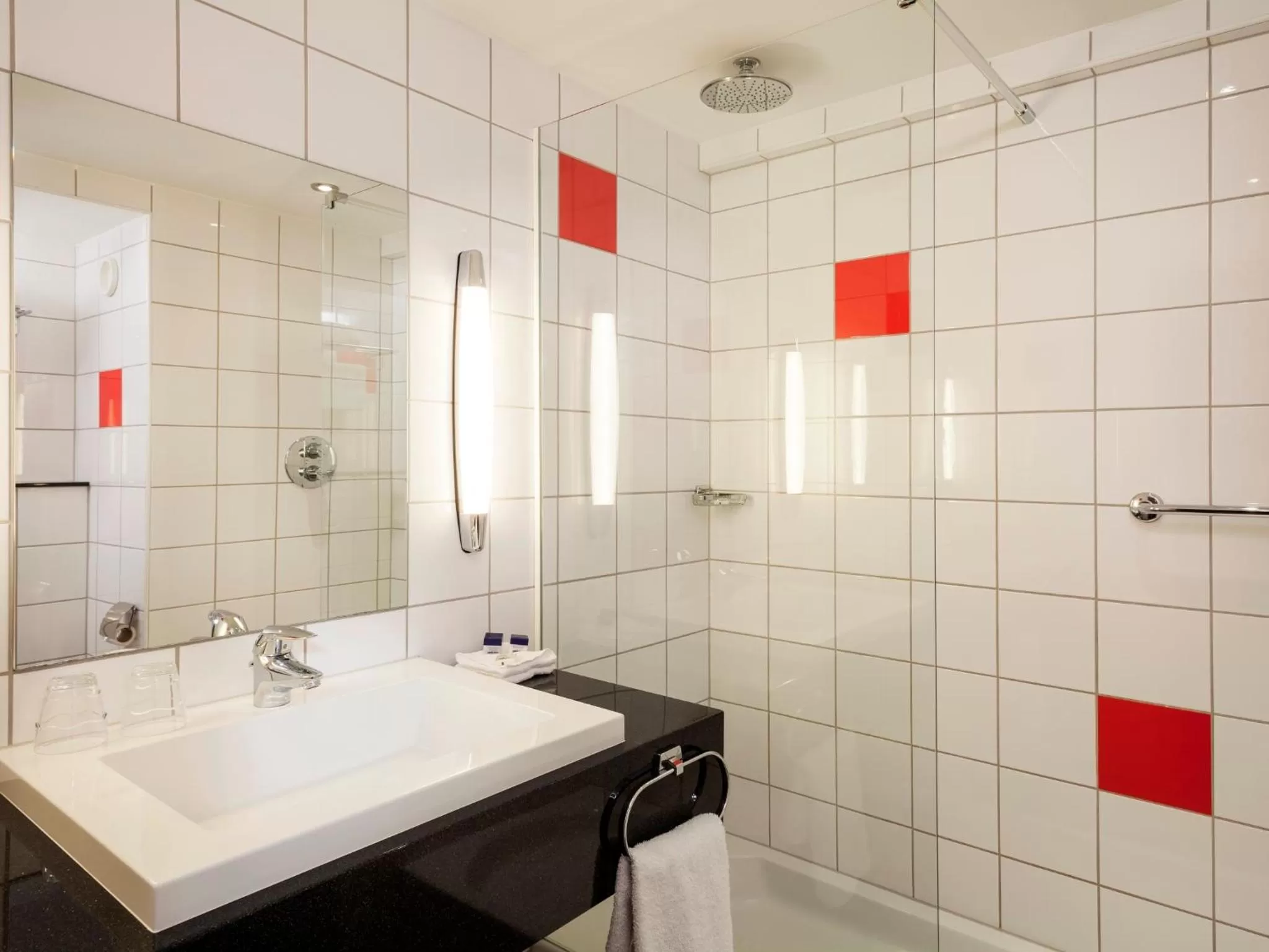 Bathroom in Mercure Thurrock Stifford Hall