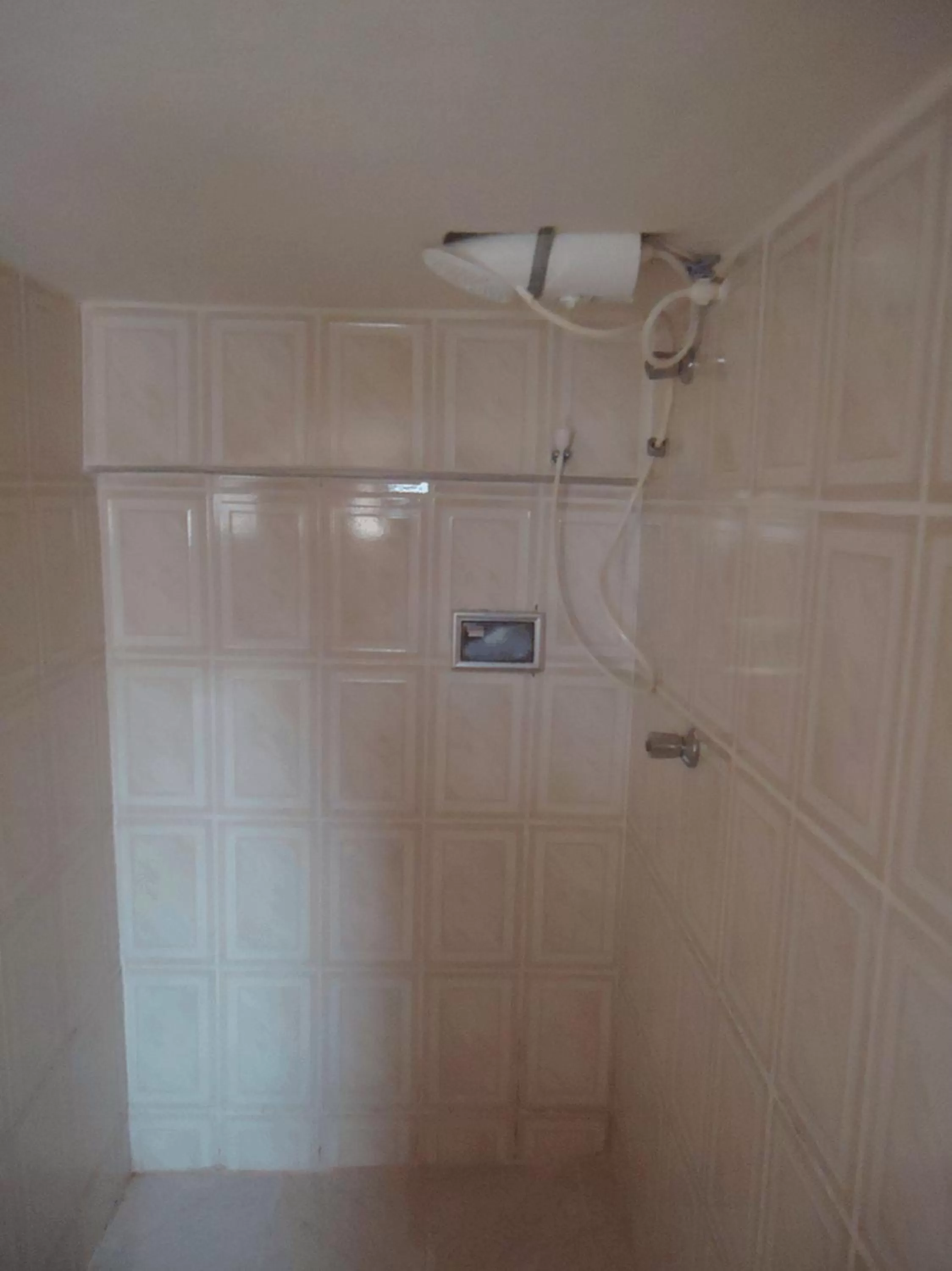 Shower, Bathroom in Pousada Reino Encantado - São Thomé das Letras - Minas Gerais