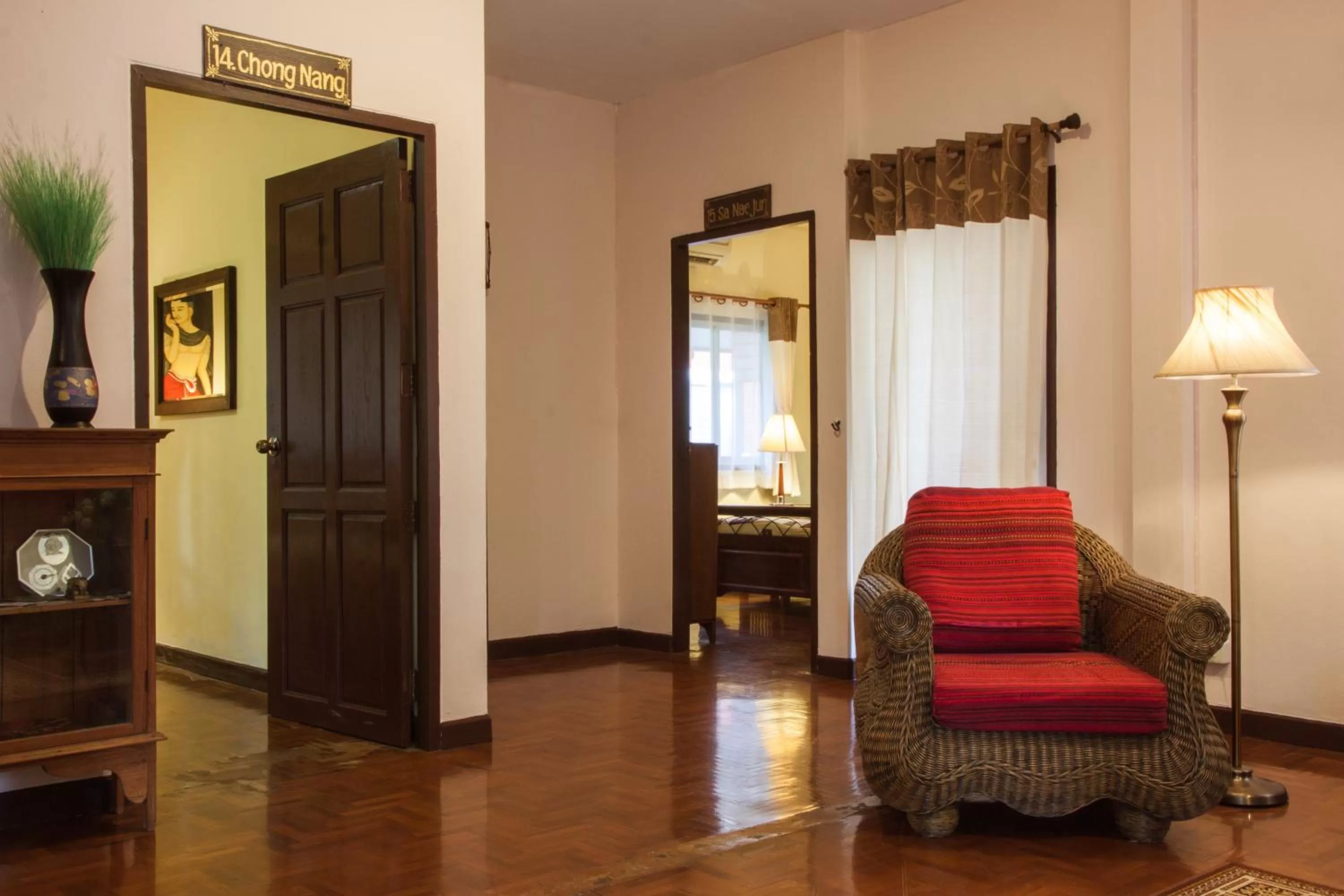 Decorative detail in Joy's House & Tour