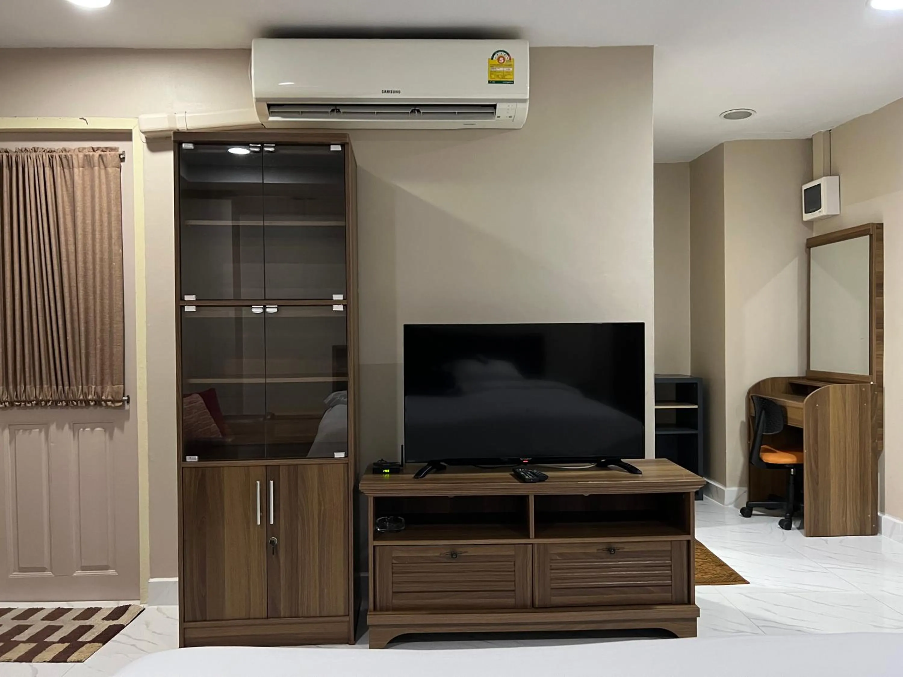 Area and facilities in Mall Suites Hotel