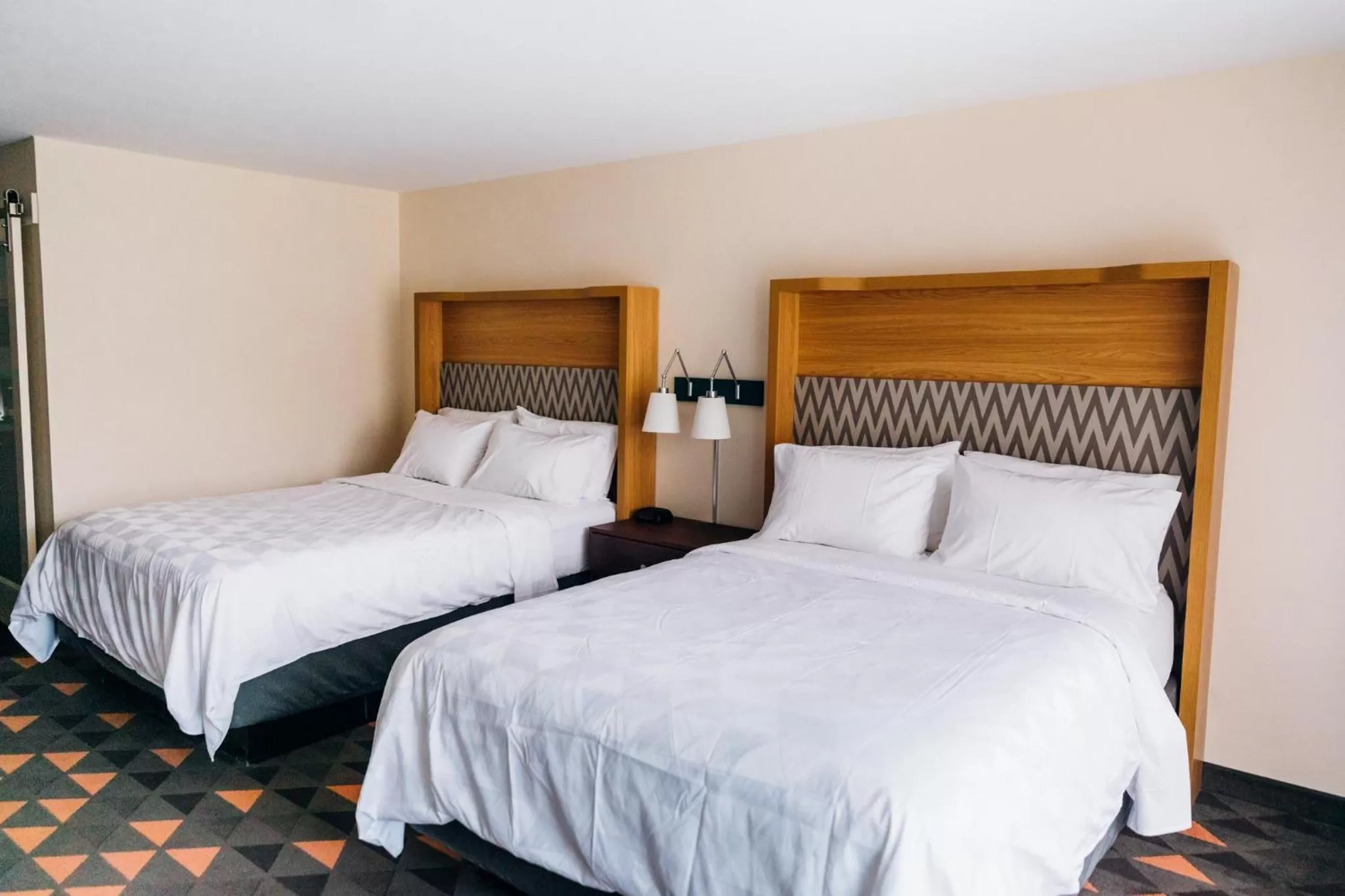 Photo of the whole room, Bed in Holiday Inn Phoenix-Mesa Chandler by IHG