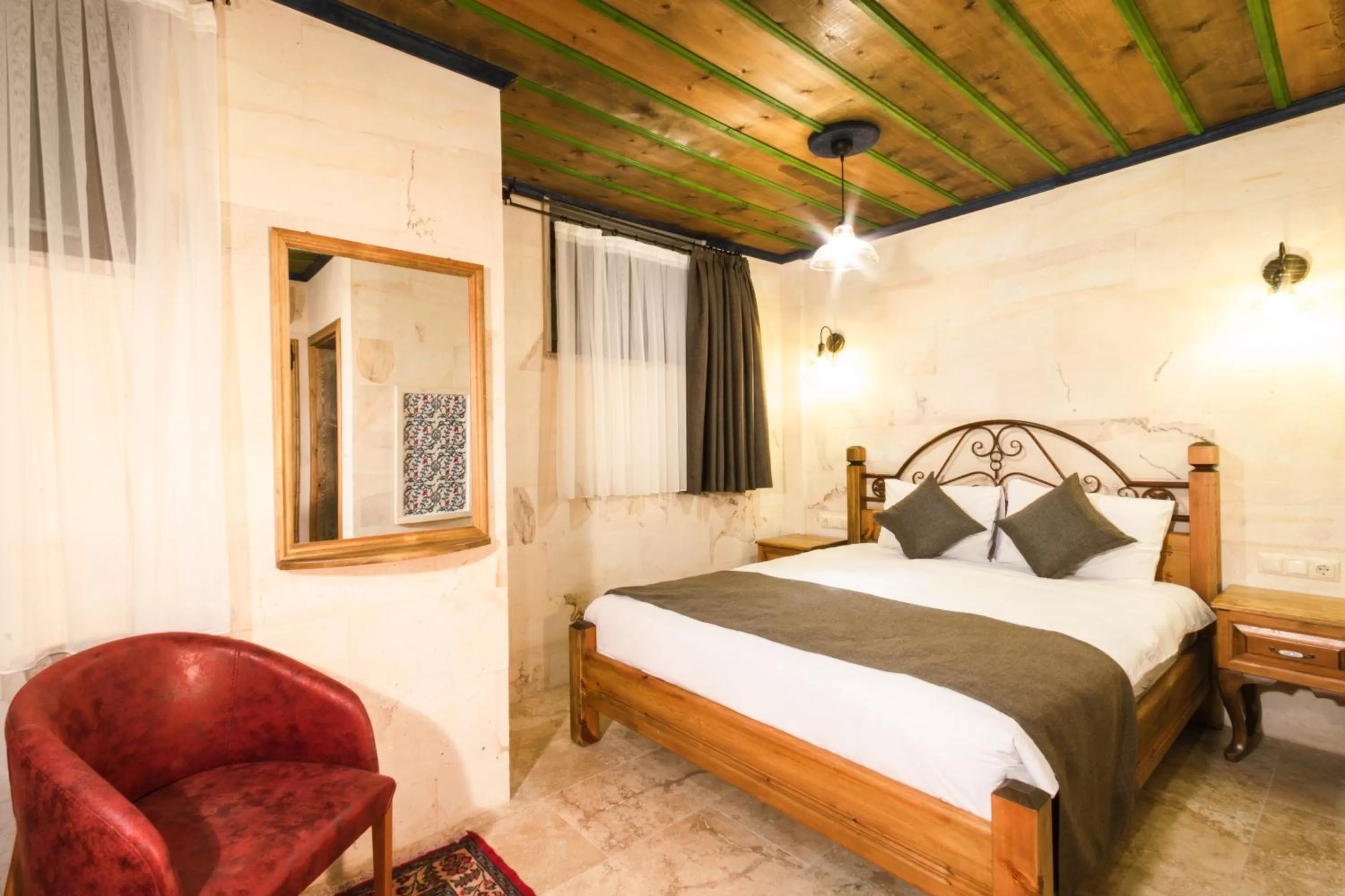 Photo of the whole room in Sapphire Stone House