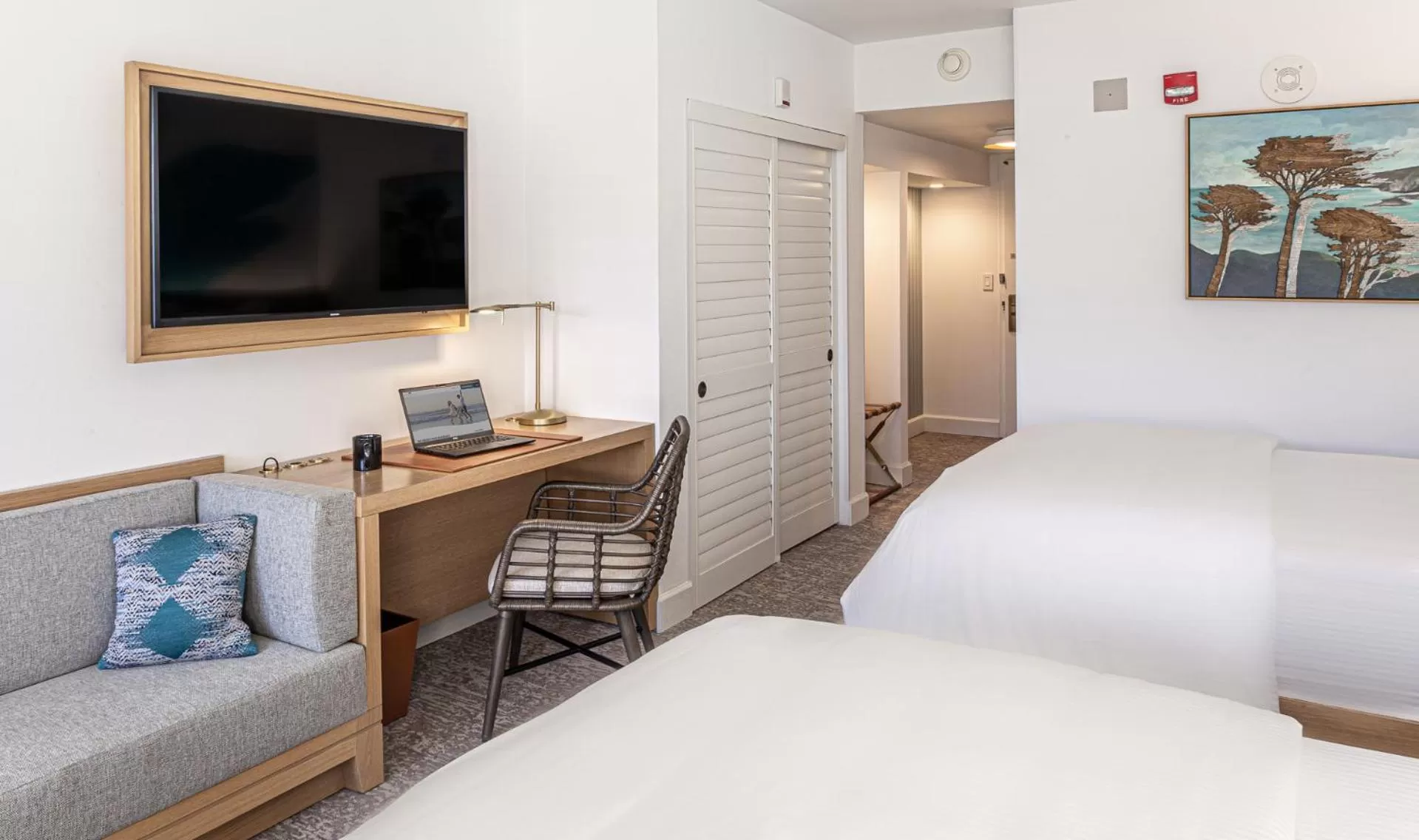 TV and multimedia, Bed in Portola Hotel & Spa