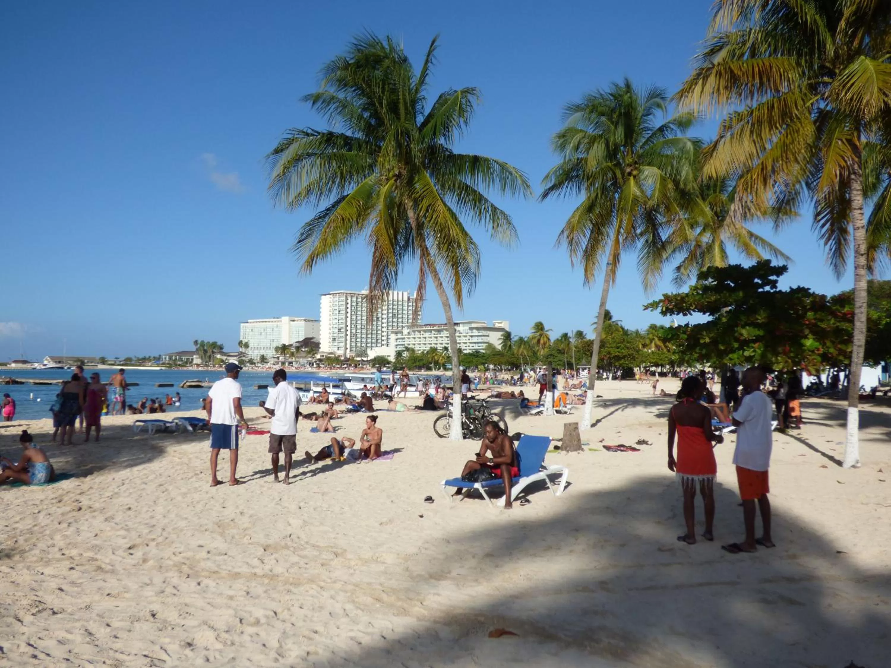 Day in Beach One Bedroom Suite A20