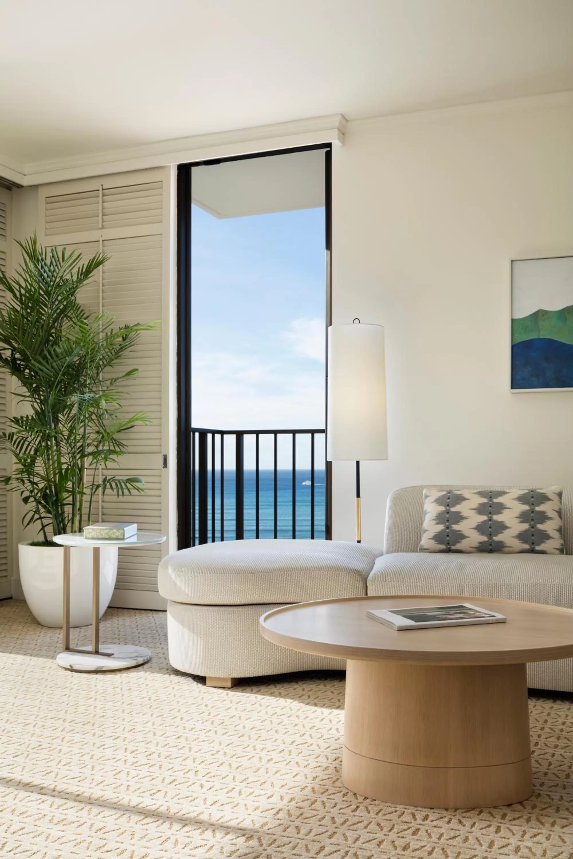 Living room in Halekulani - NO RESORT FEE