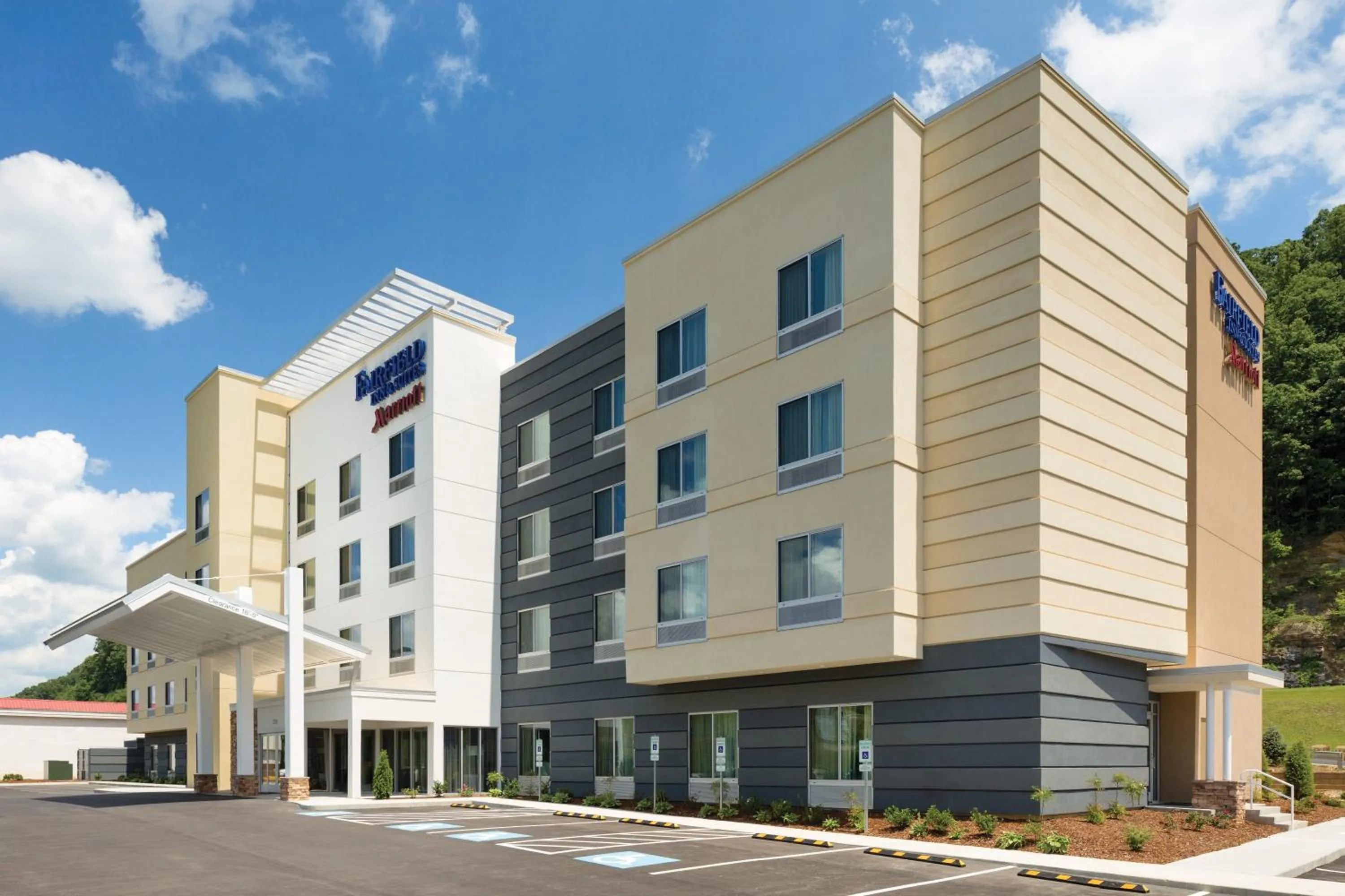 Property building in Fairfield Inn & Suites by Marriott Bristol