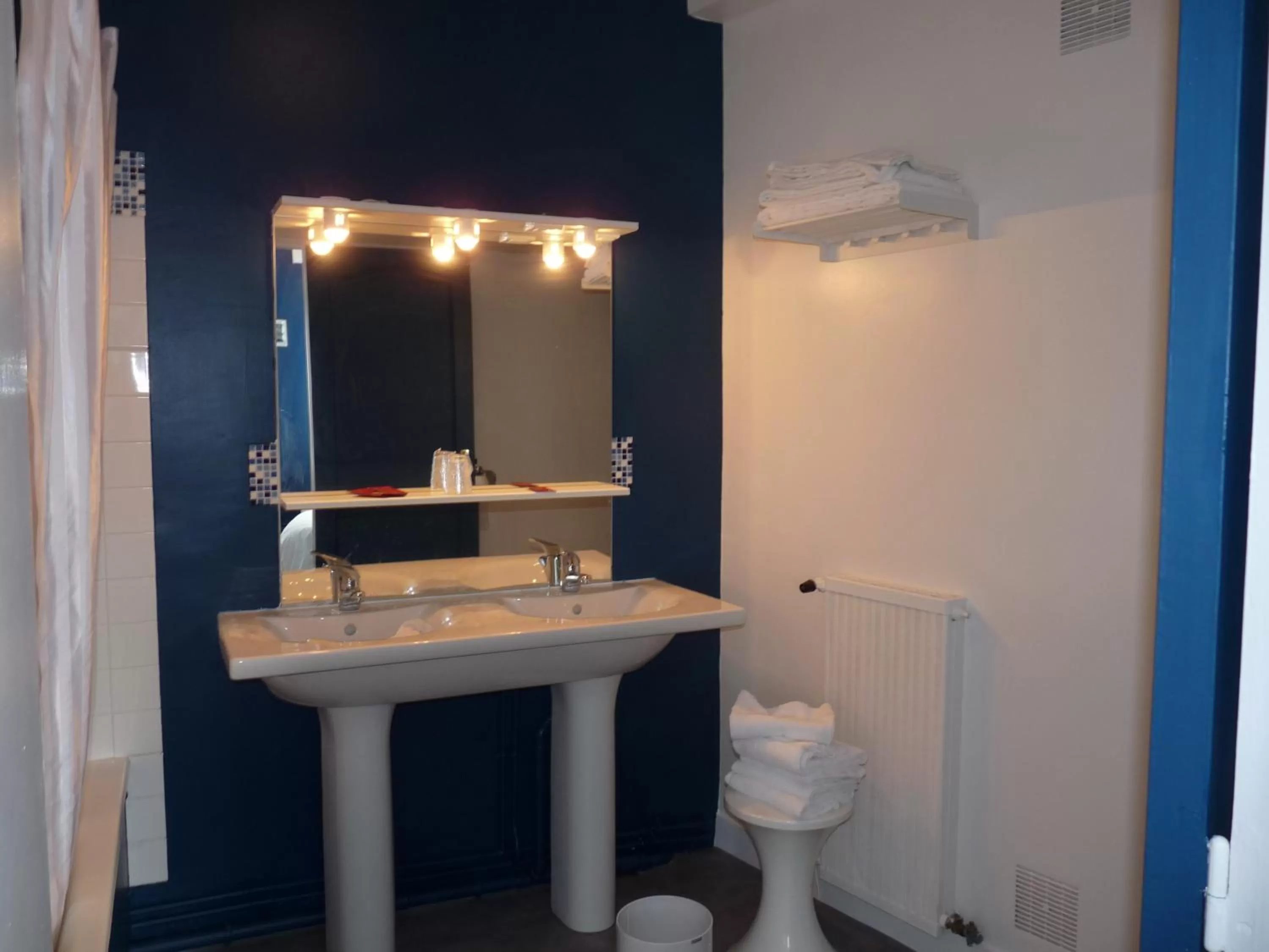 Bathroom in Hôtel Patton