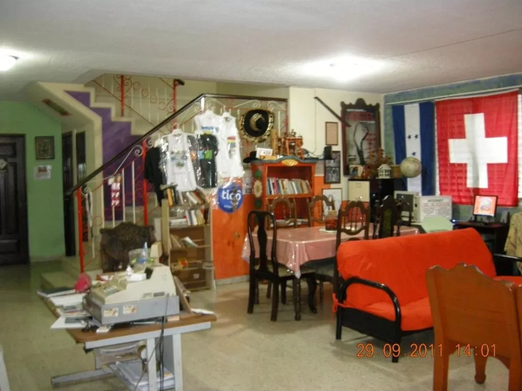 Restaurant/places to eat in Tamarindo Hostel