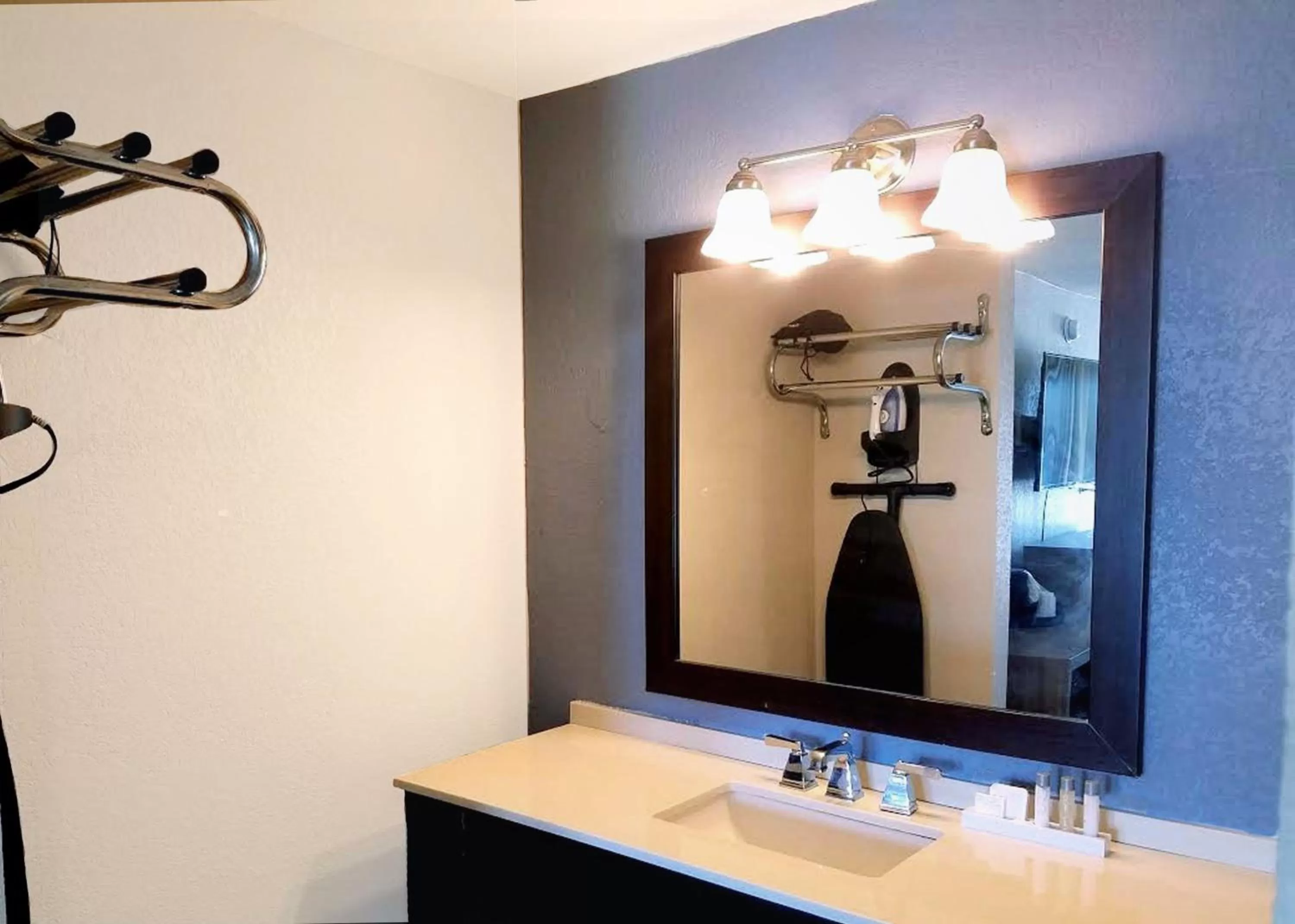 Bathroom in Seabreeze Inn - Fort Walton