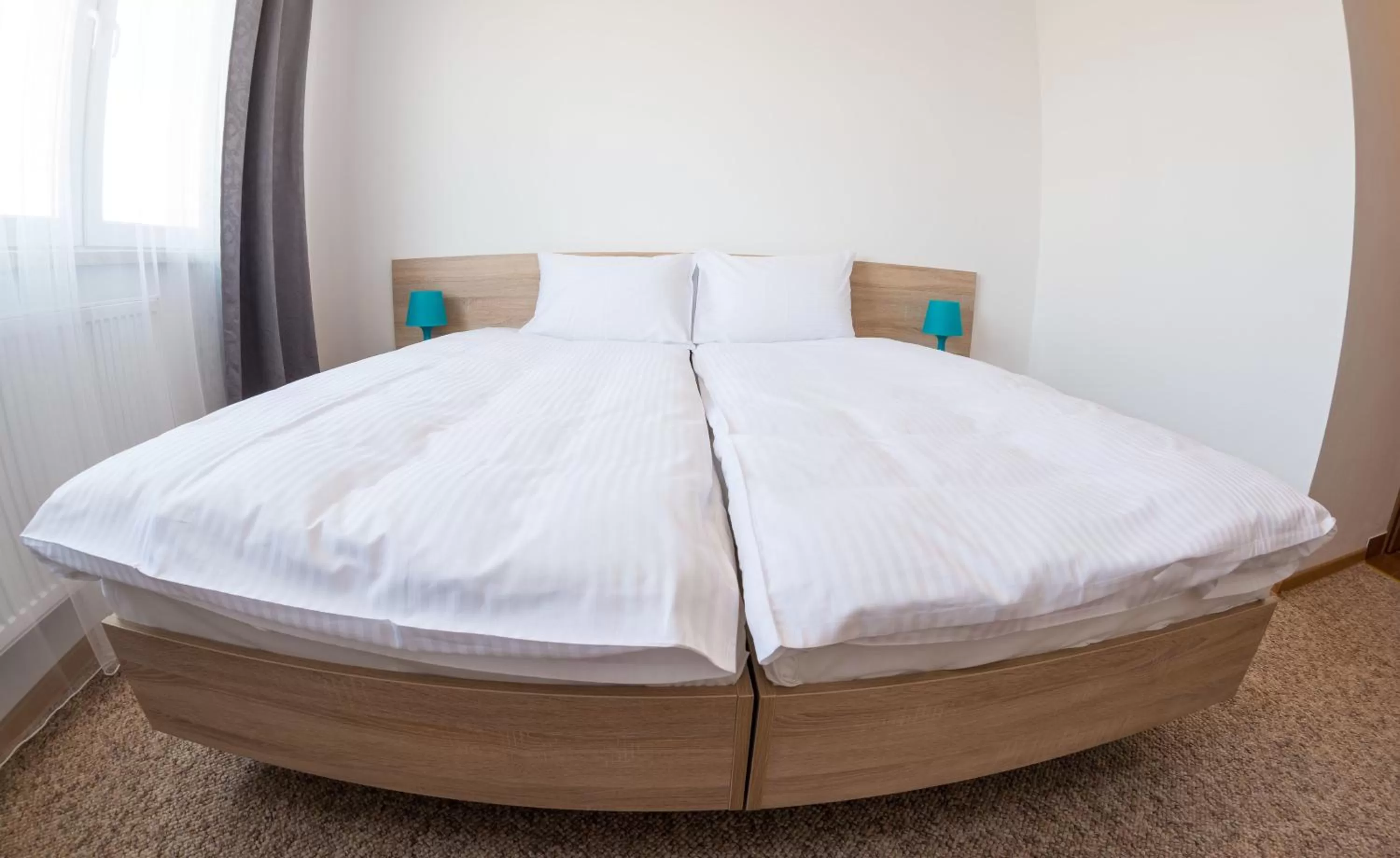 Photo of the whole room, Bed in Patra