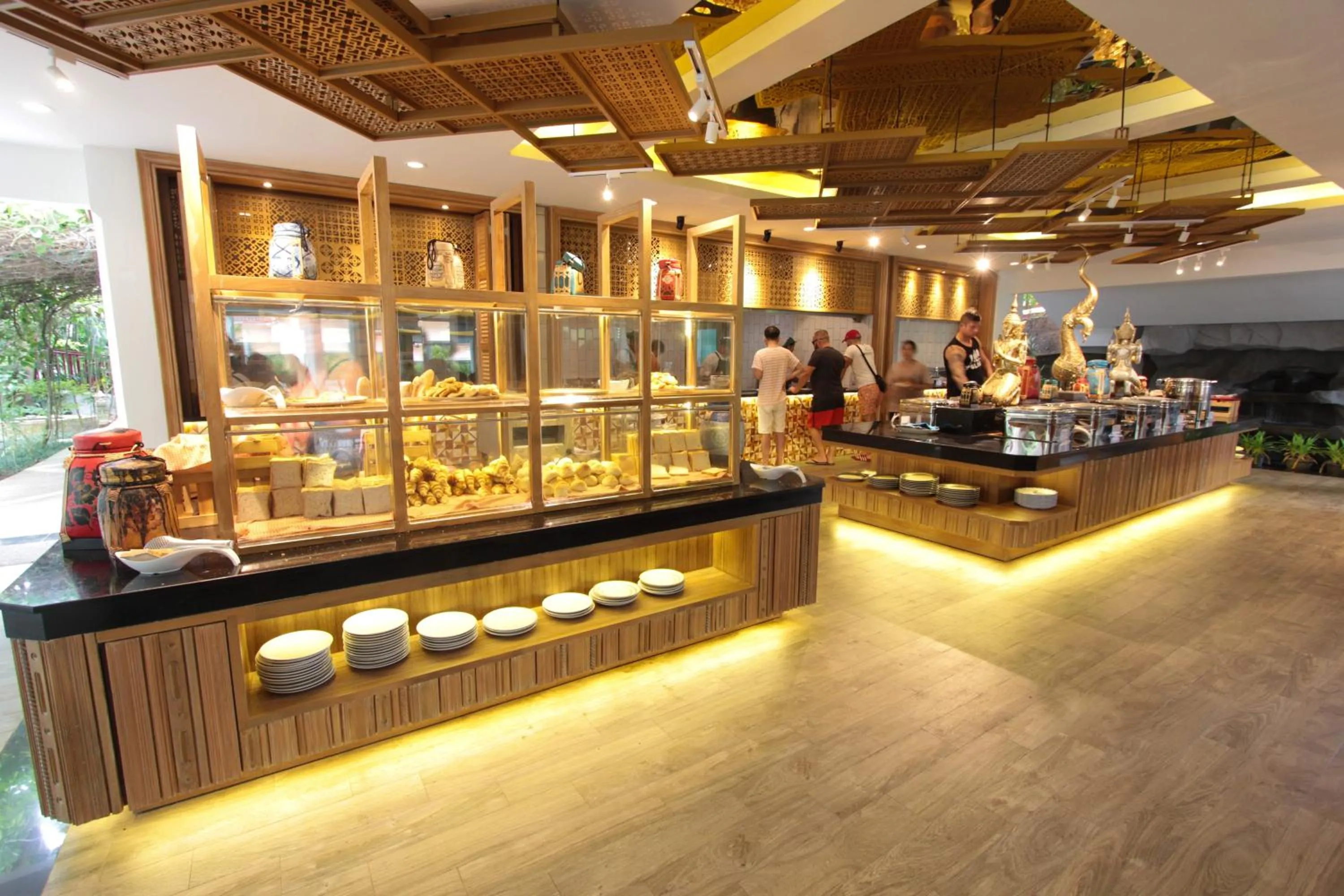 Restaurant/places to eat in Kata Palm Resort - SHA Plus