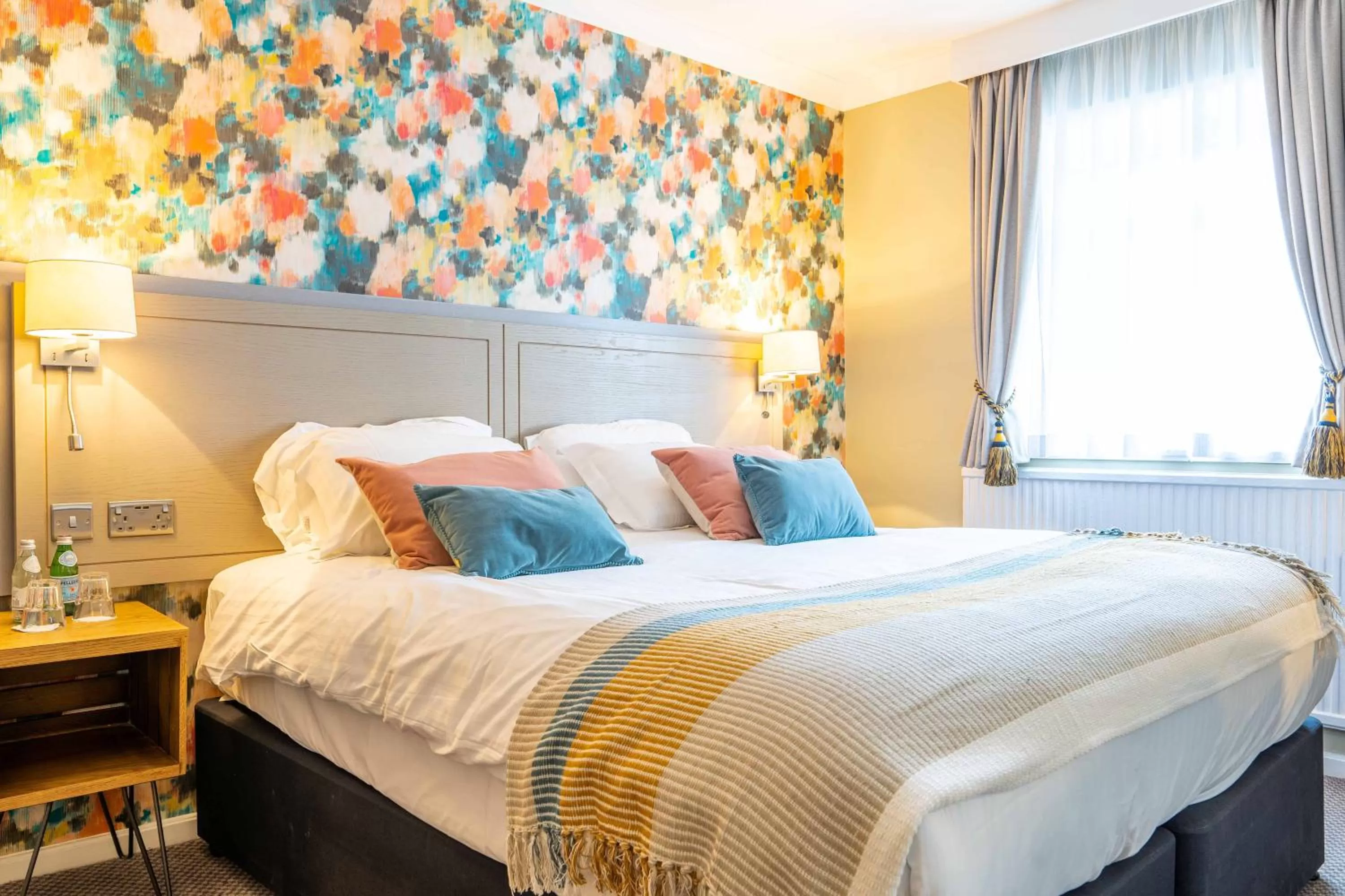 Bedroom, Bed in Hartford Hall on School Lane