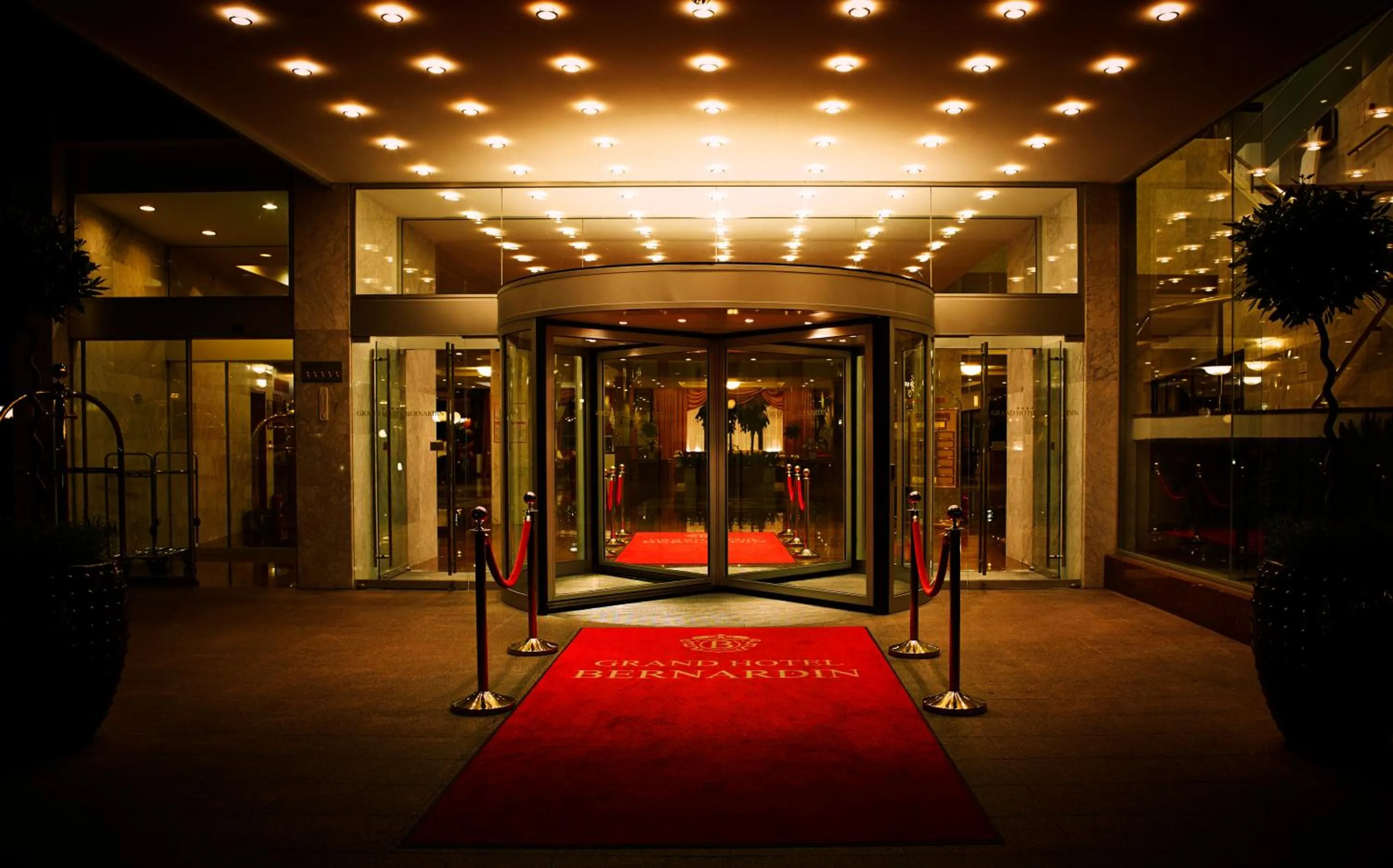 Facade/entrance in Grand Hotel Bernardin