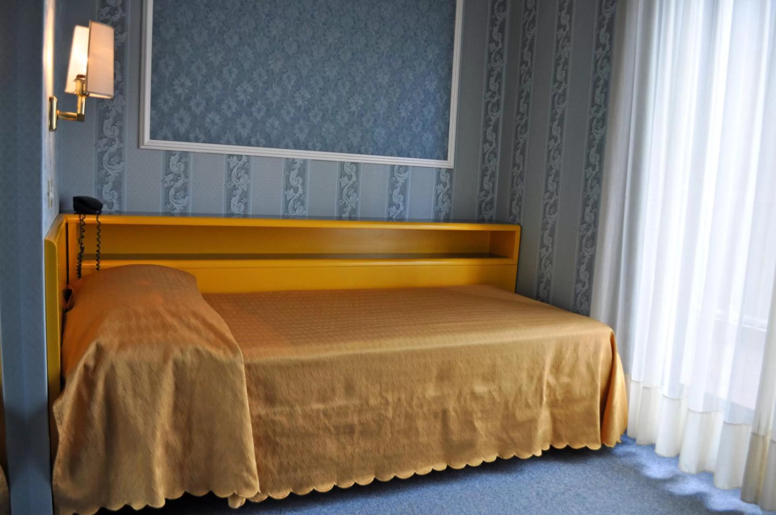 Bed in Hotel Garda