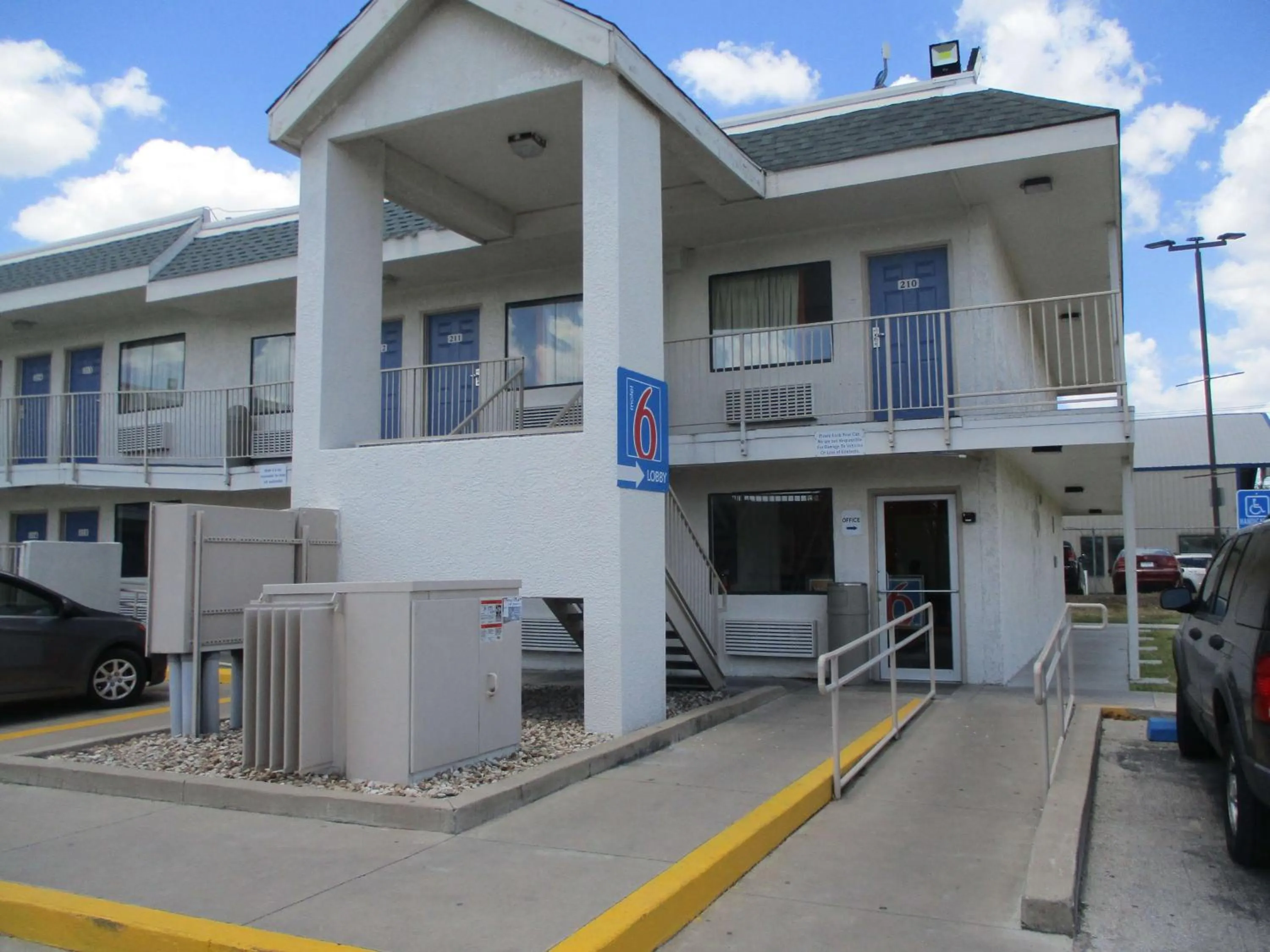 Property Building in Motel 6-Austin, TX