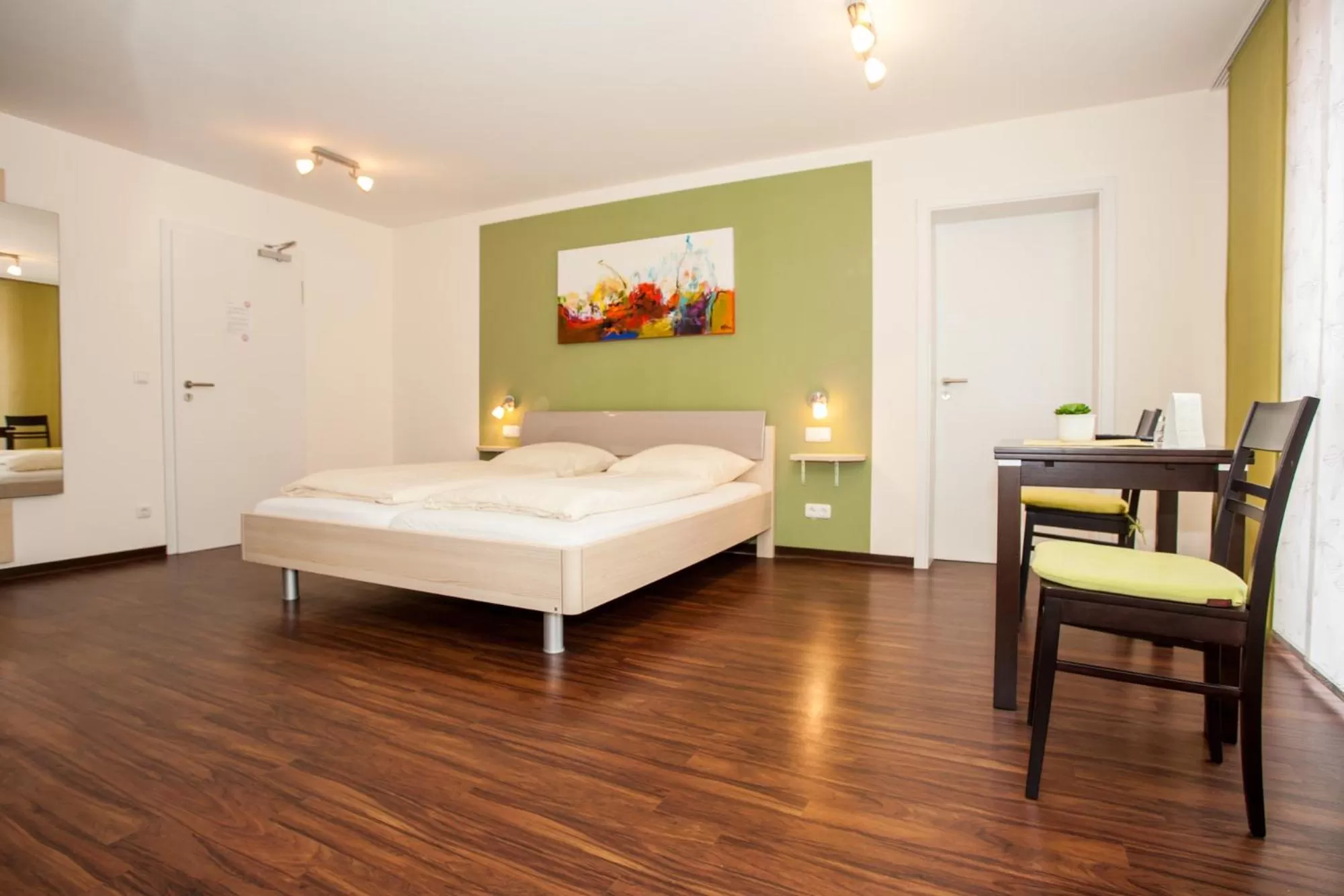 Photo of the whole room, Bed in Frühstückshotel Landgasthof Kramer