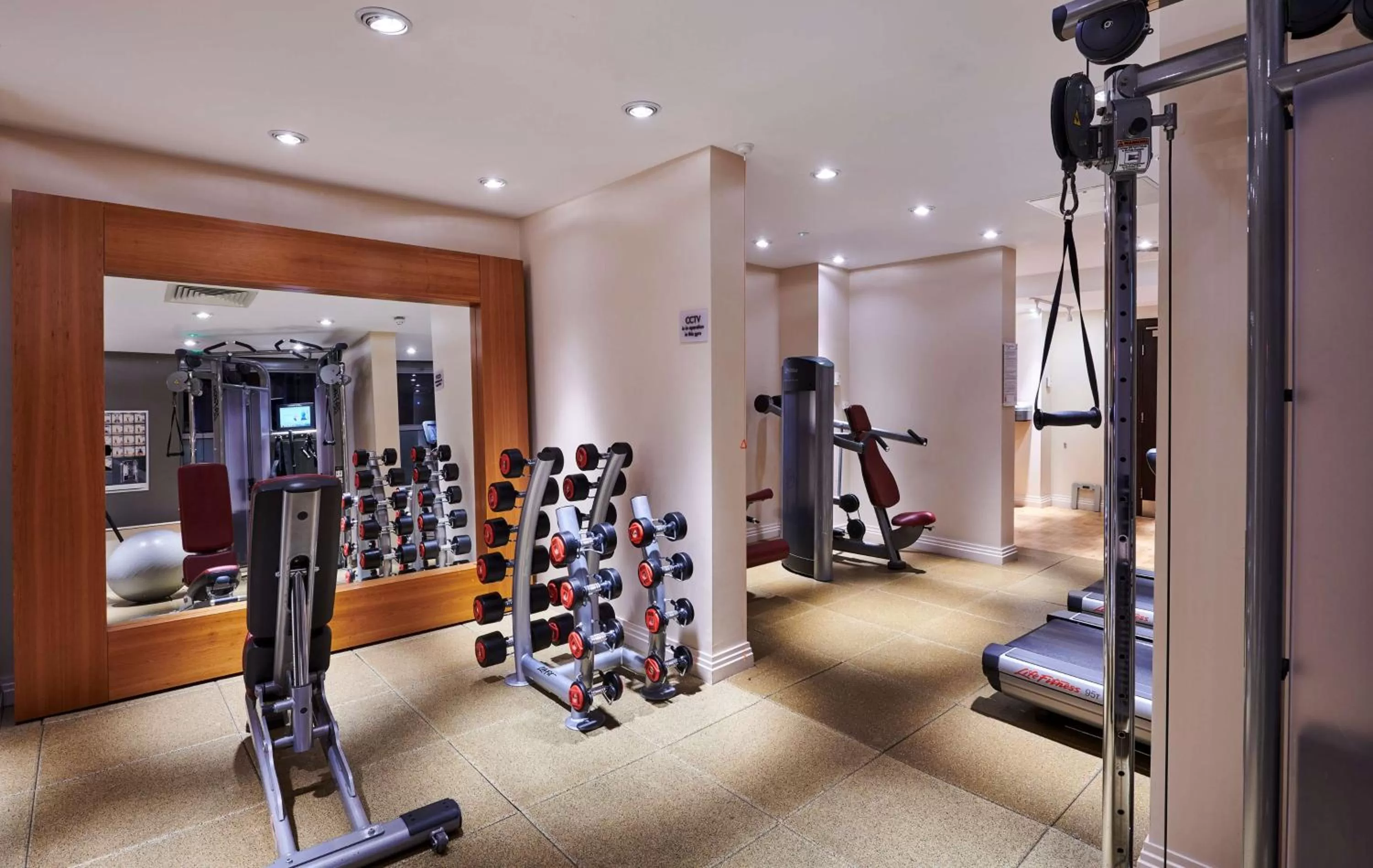 Fitness centre/facilities in DoubleTree by Hilton London Ealing