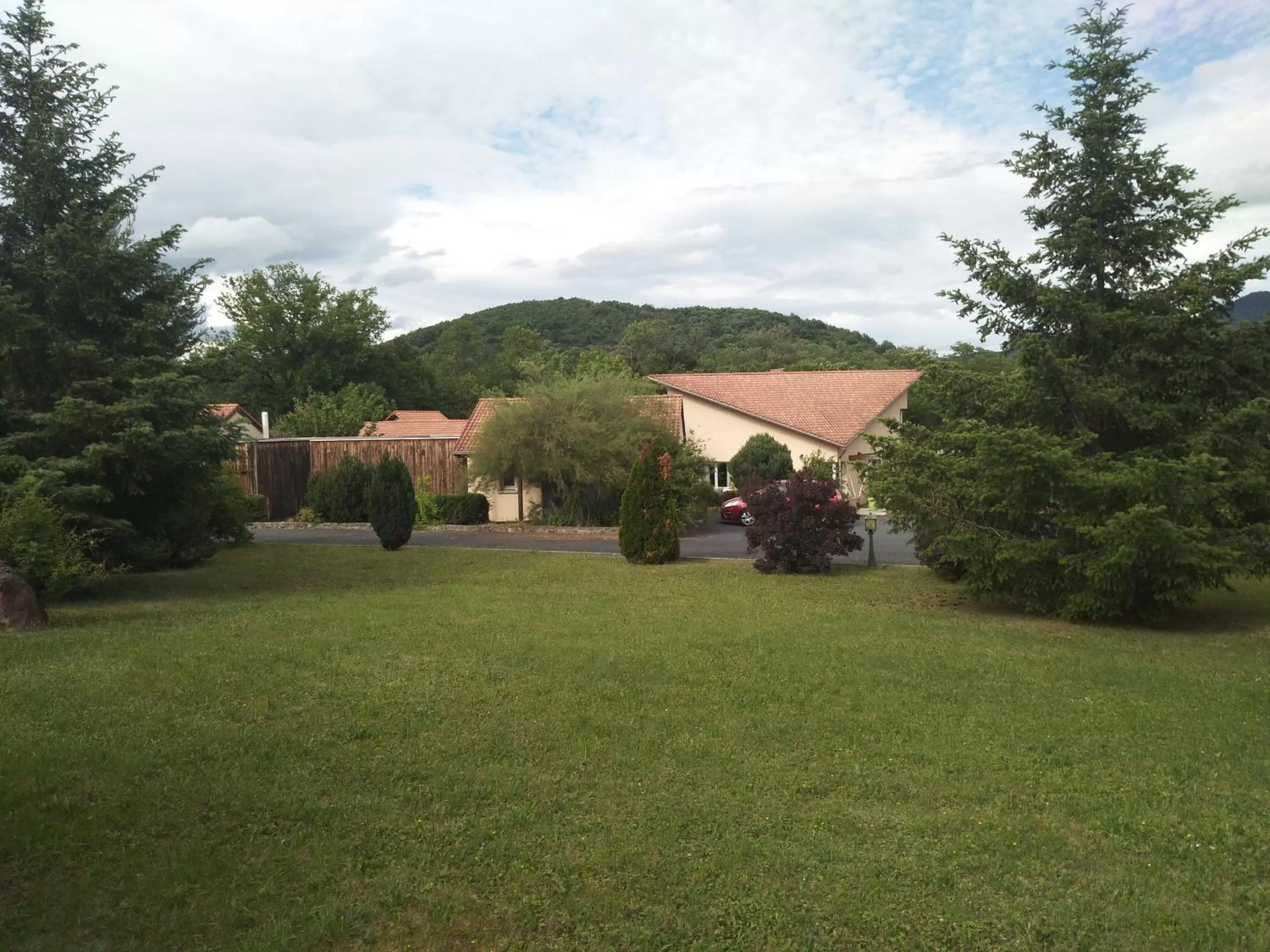 Property building, Garden in Hotel de l'Ile d'Amour