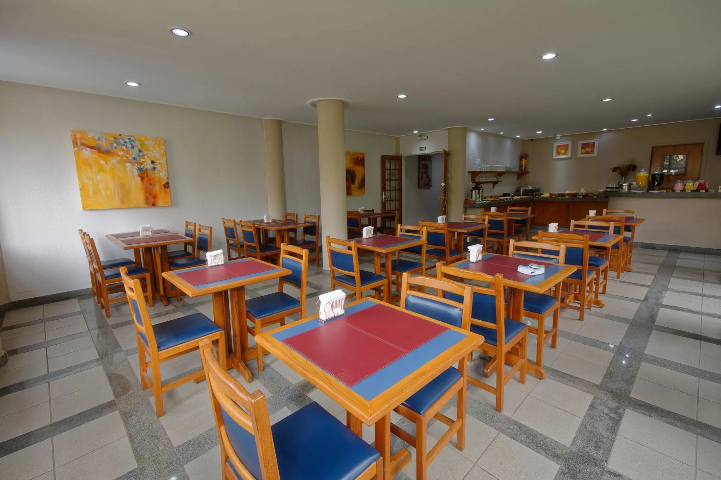 Restaurant/places to eat in Fênix Hotel Limeira